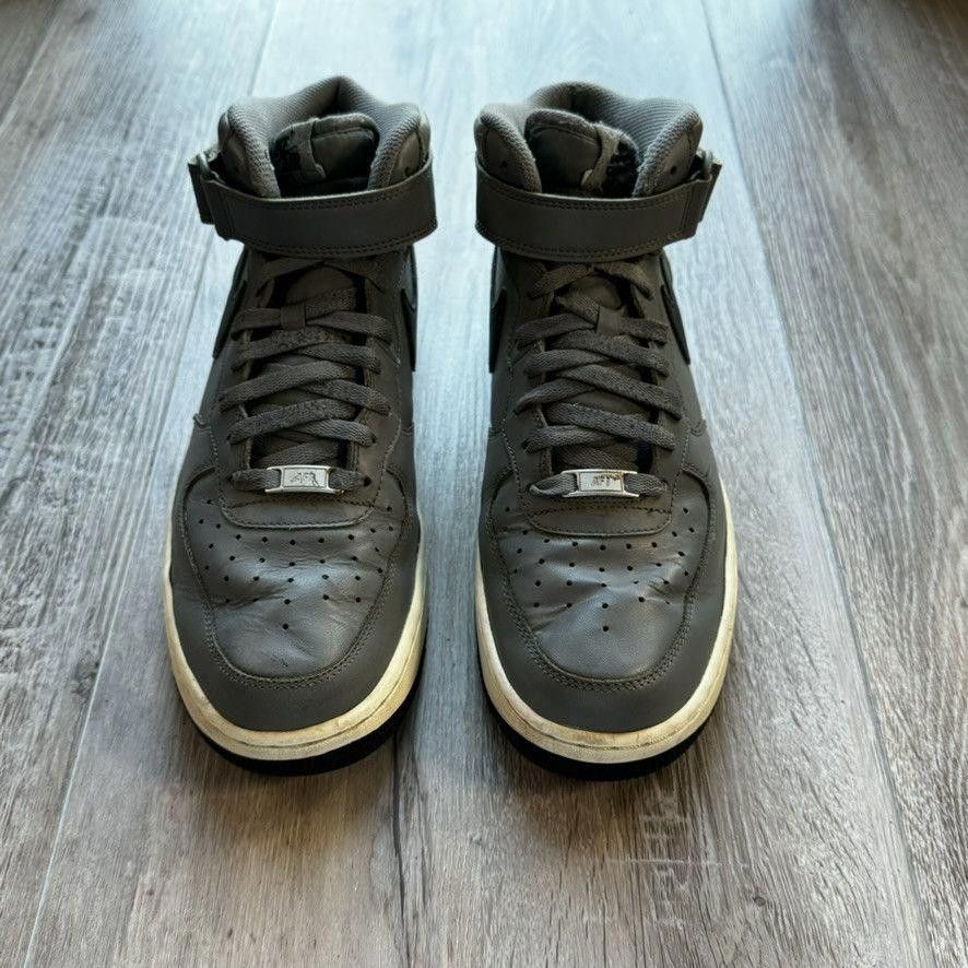Nike NIKE • Air Force 1 Mid "Cool Grey" (10M) Size US 10 / EU 43 - 4 Thumbnail