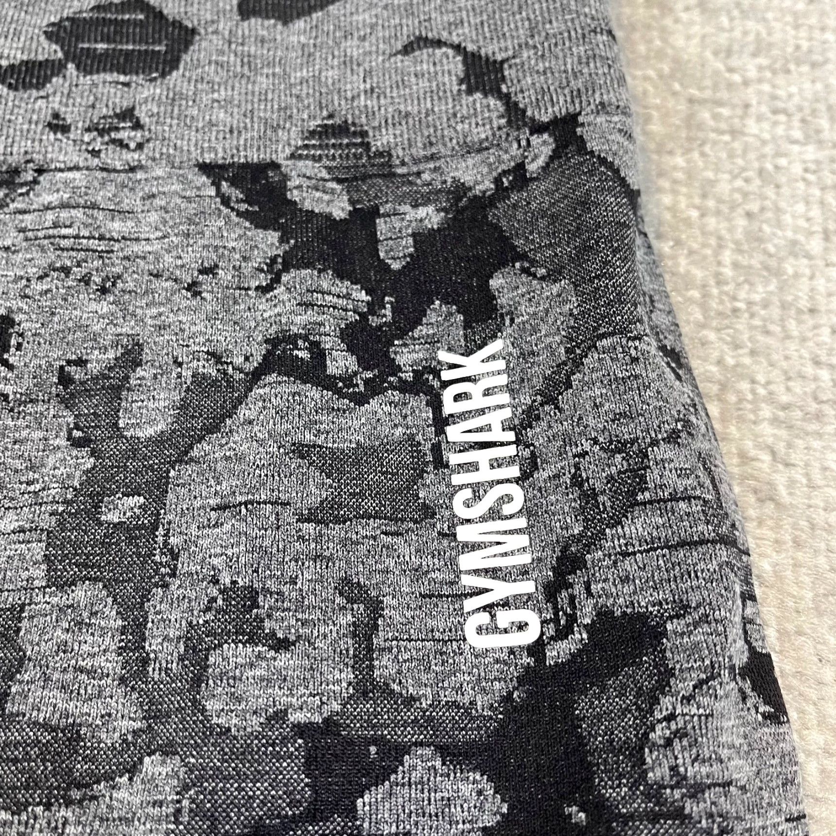 Gymshark Gymshark Leggings Womens XL 25" Gray Camo Athletic Workout Gym Lifting Size 40" / US 18 - 2 Thumbnail