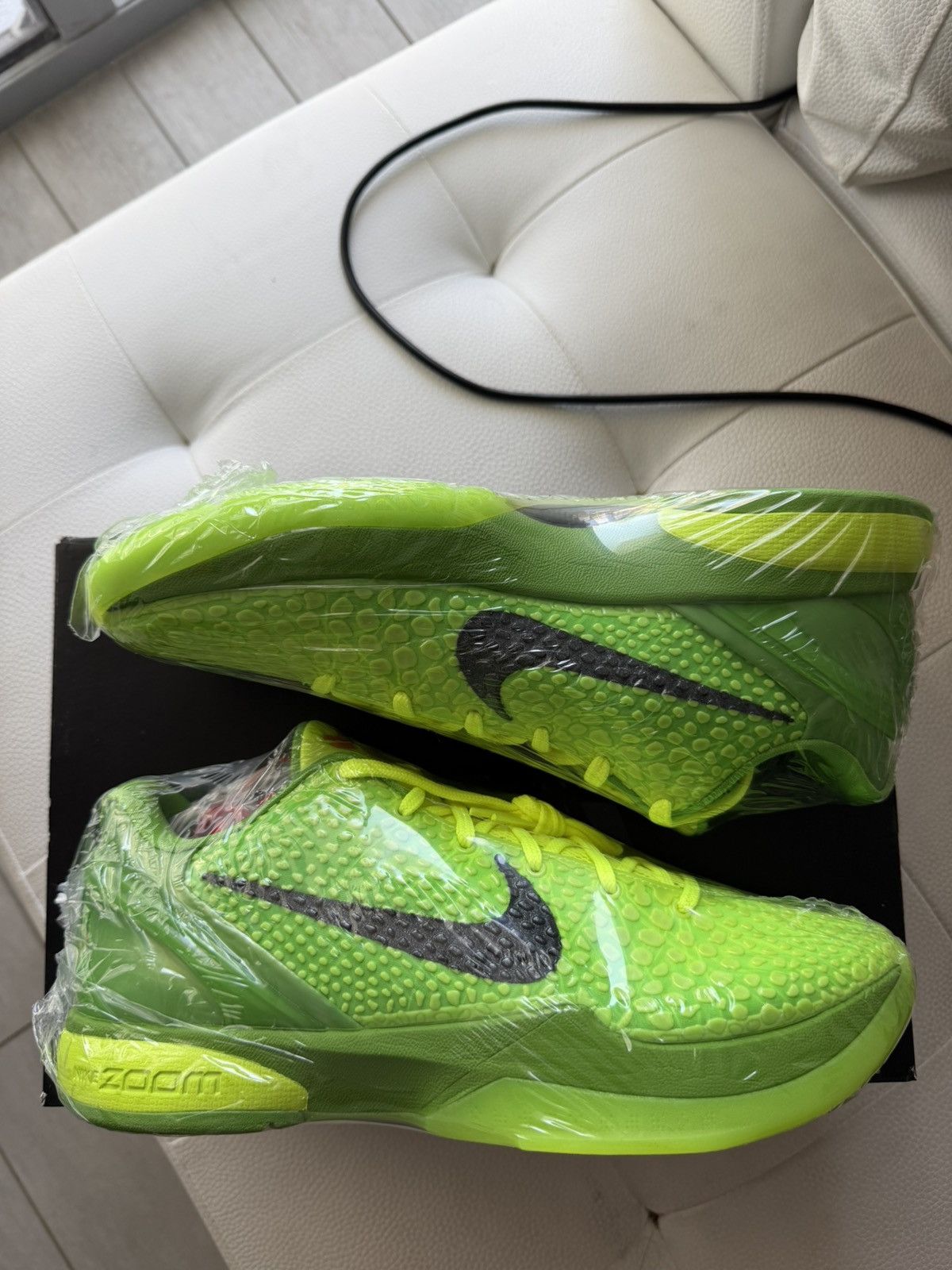 Nike Nike Kobe 6 Grinch 2020 Size US 10.5 / EU 43-44 - 1 Thumbnail