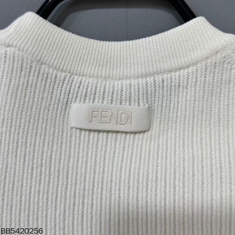 Fendi Fendi Short Sleeve Ribbed Logo Top Size US S / EU 44-46 / 1 - 5 Thumbnail