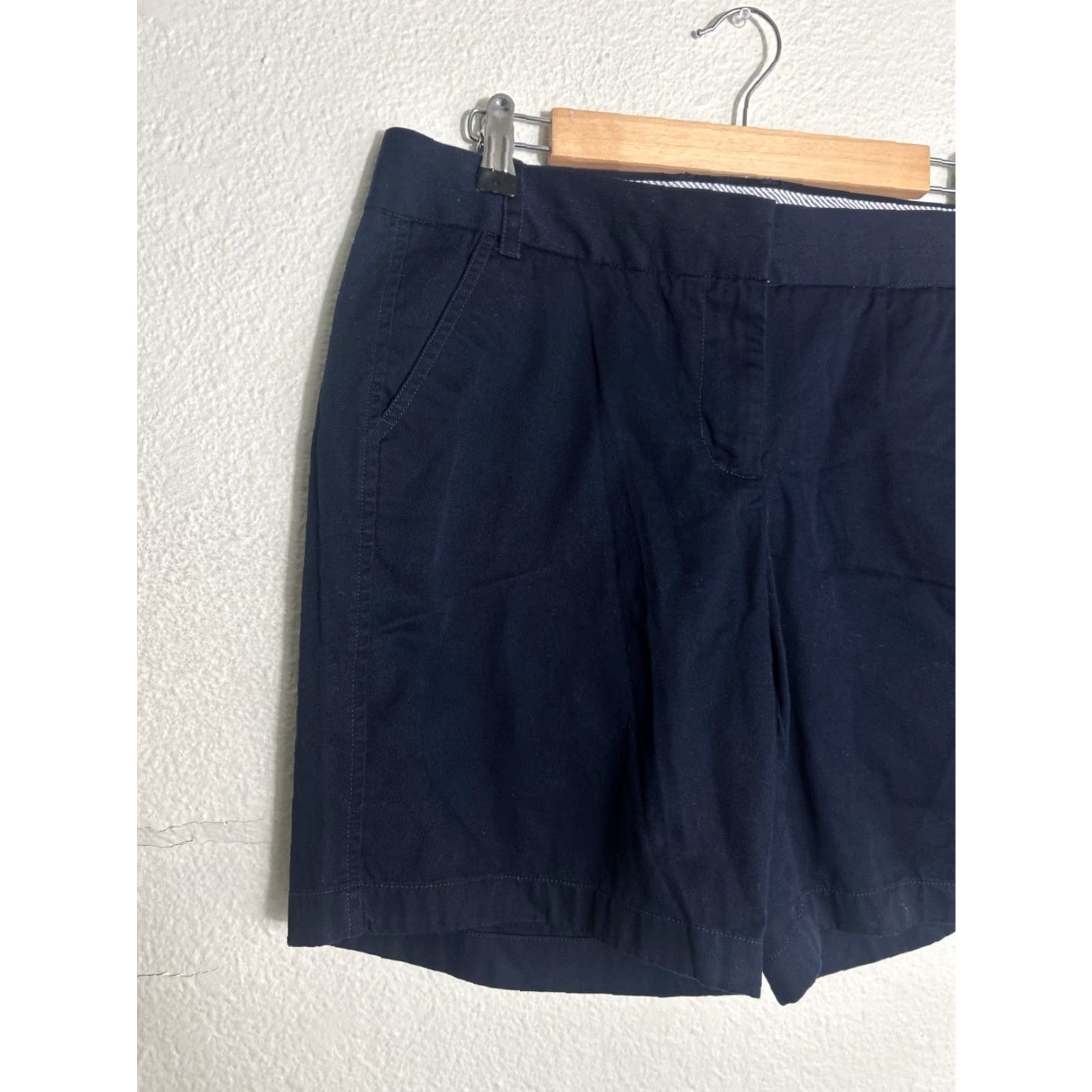 J.Crew J.CREW Chino Shorts Women’s 10 Navy Blue 32x9 Size 32" / US 10 / IT 46 - 2 Thumbnail