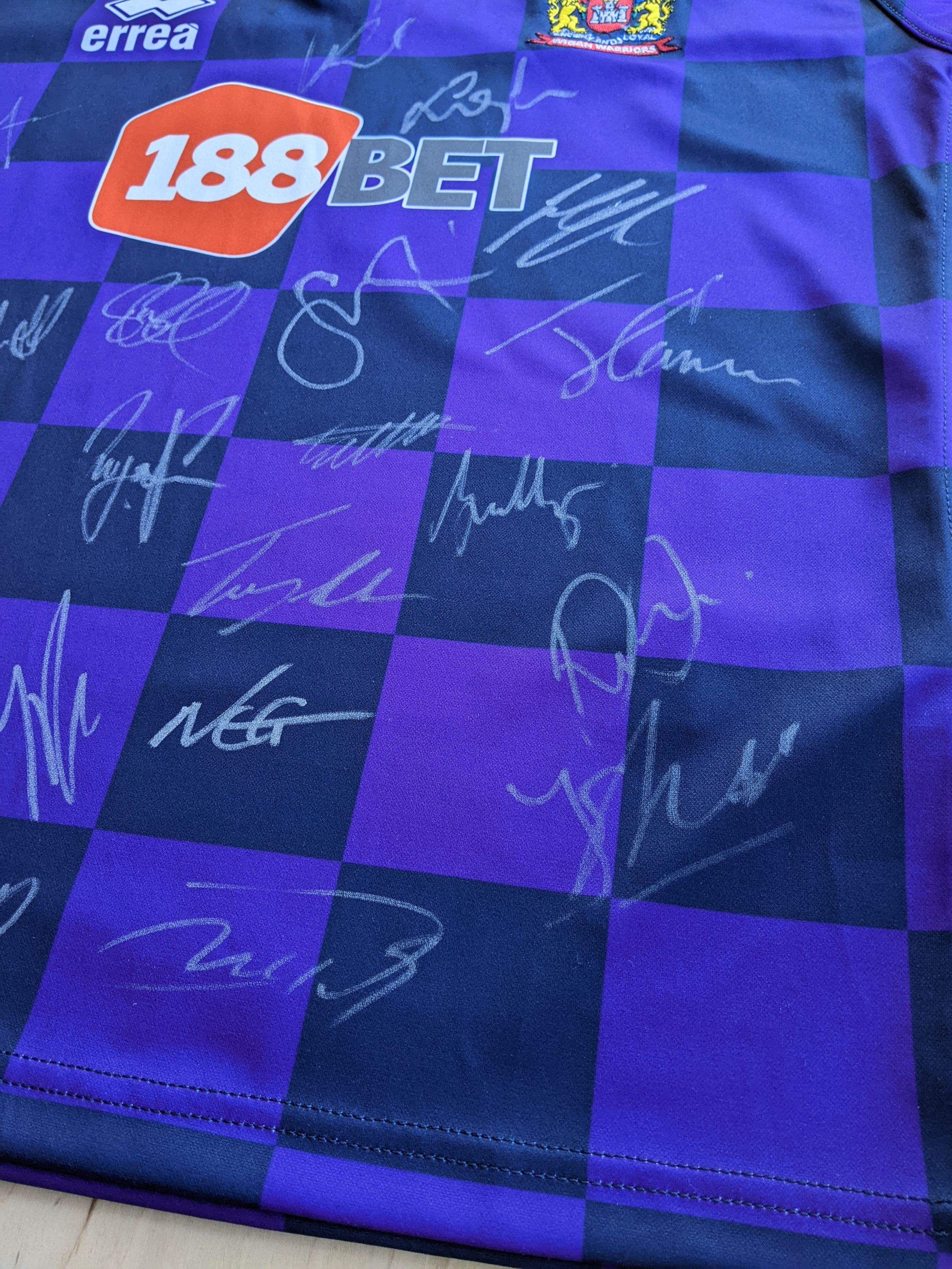 Errea Errea Wigan Warriors Rugby Jersey Shirt Signed Autographs Size US M / EU 48-50 / 2 - 9 Thumbnail