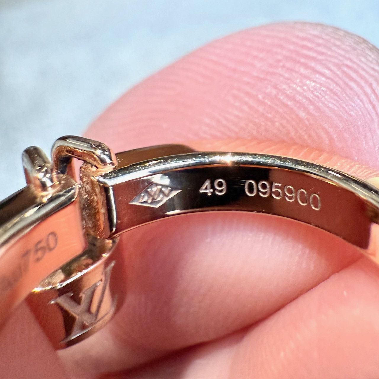 Louis Vuitton Louis Vuitton 18k Rose Gold Berg Lockit Ring - EU 49 / US 5 Size ONE SIZE - 8 Thumbnail