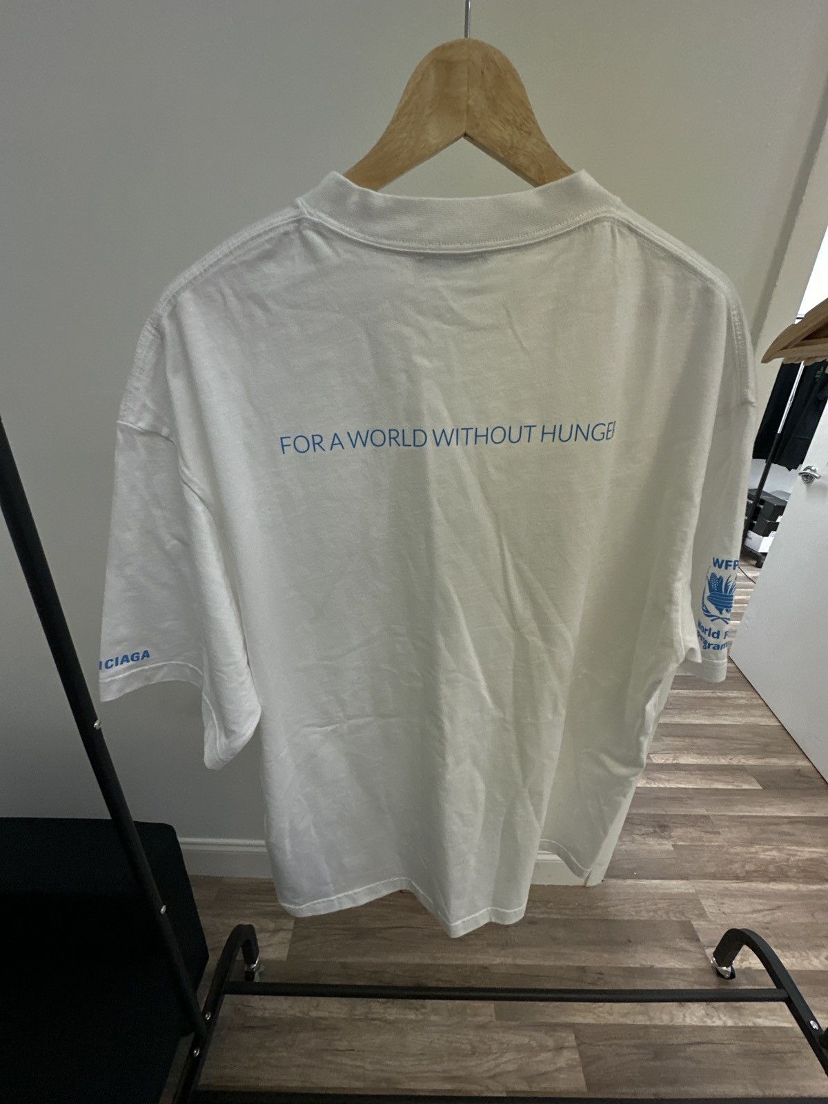 Balenciaga Balenciaga White/Blue Tee Shirt World Food Programme Size US M / EU 48-50 / 2 - 2 Thumbnail