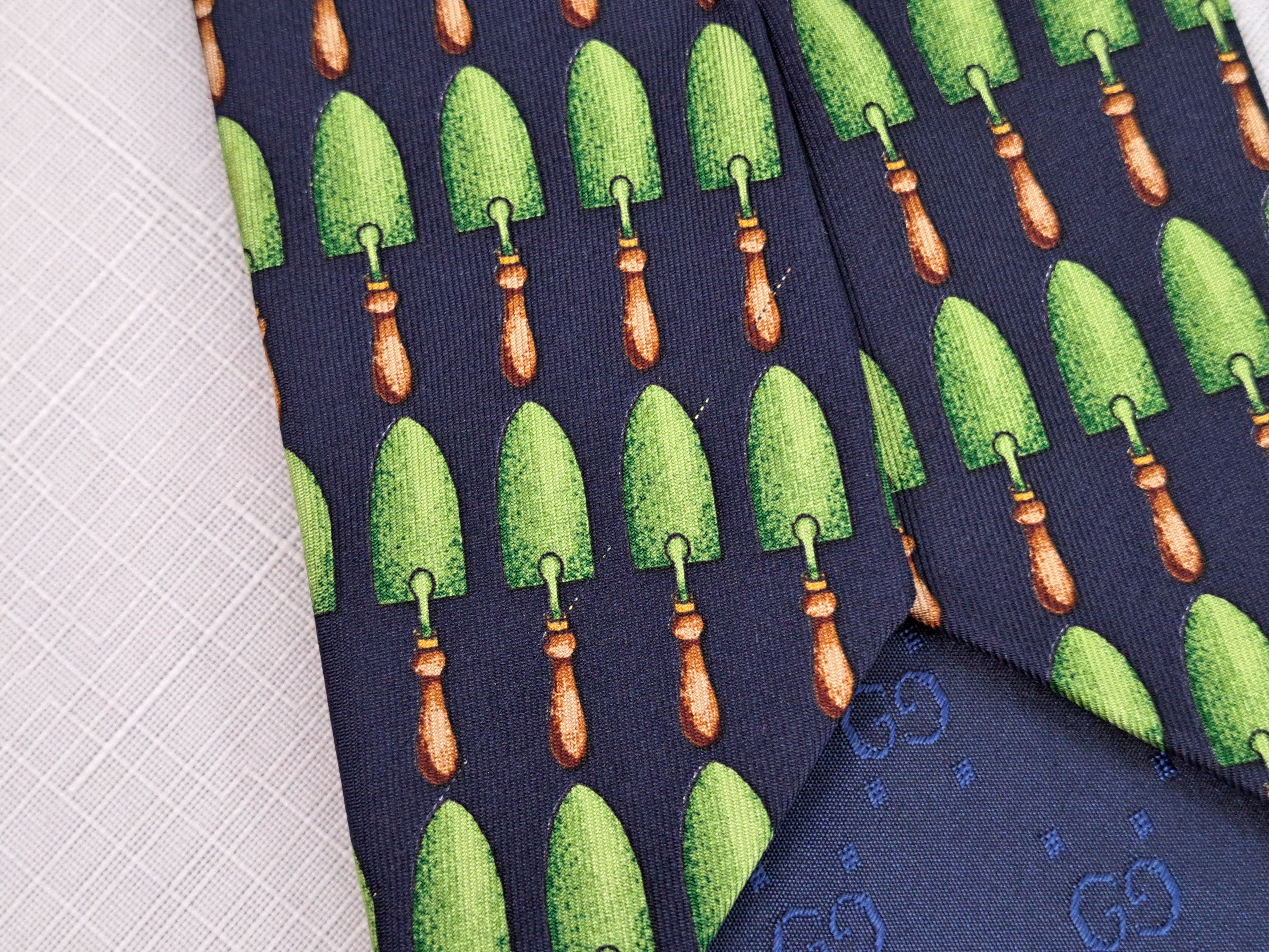 Gucci GUCCI dark blue printed silk tie. Made in Italy. Size ONE SIZE - 12 Thumbnail