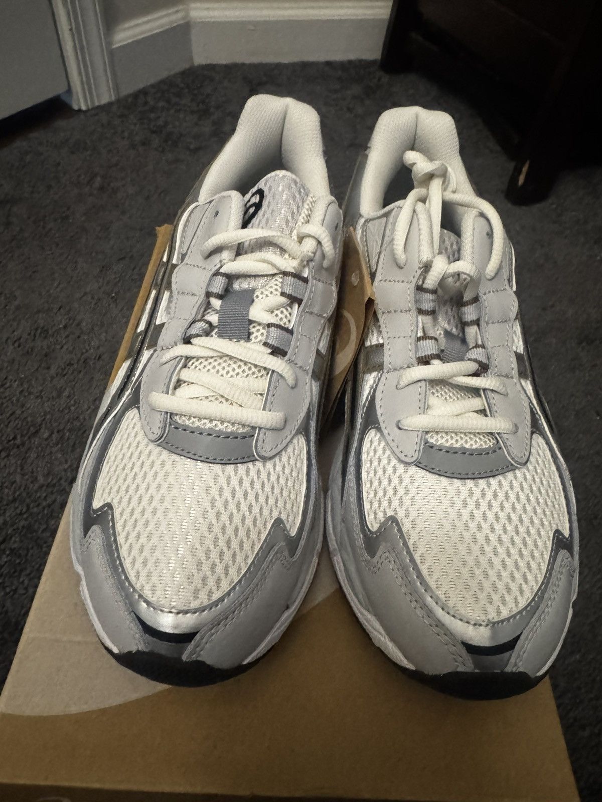 Asics ASICS GEL- NYC 2055 CREAM/SILVER Size US 8.5 / IT 38.5 - 6 Thumbnail
