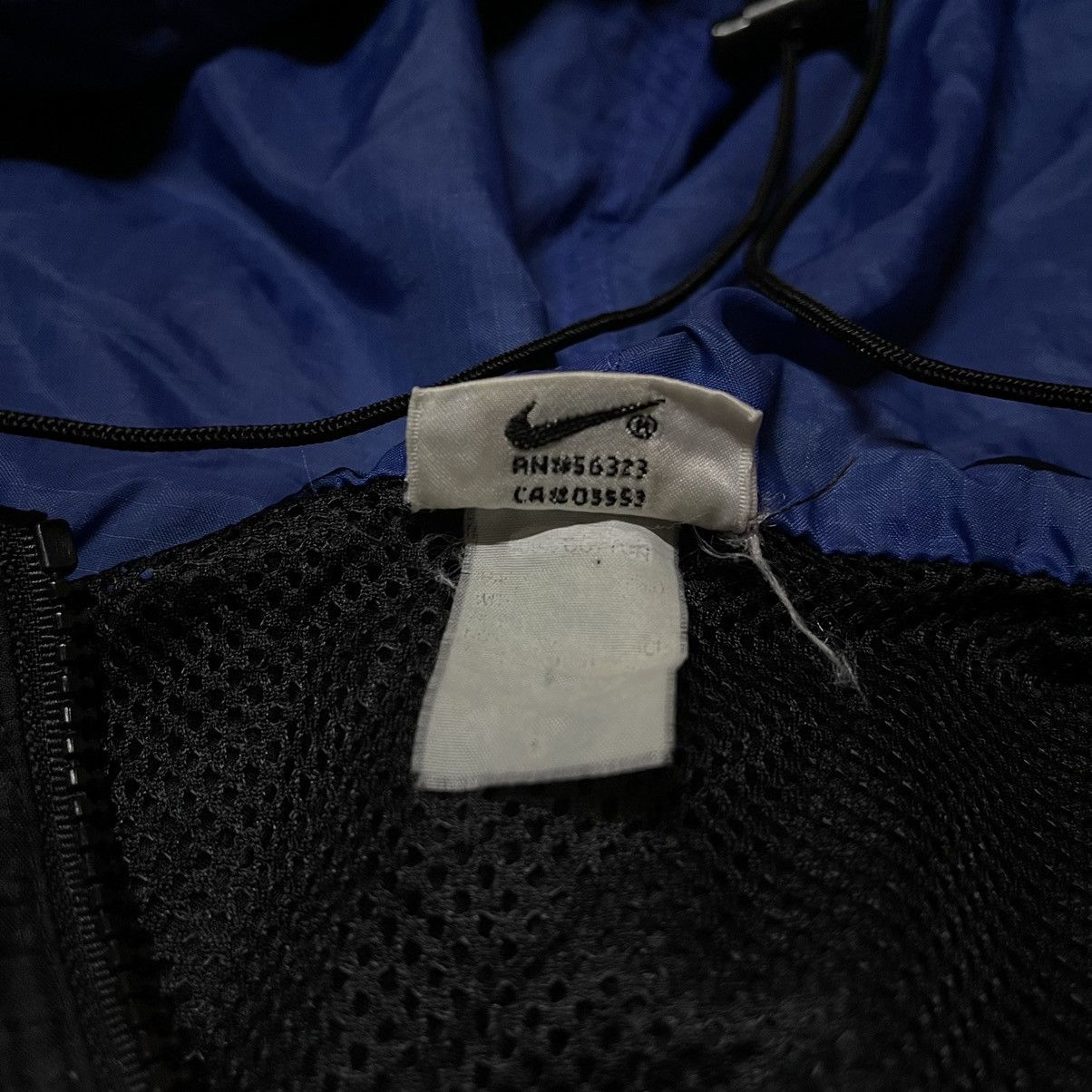 Nike Vintage 90s NIKE windbreaker hoodie zipper Size US XL / EU 56 / 4 - 8 Thumbnail