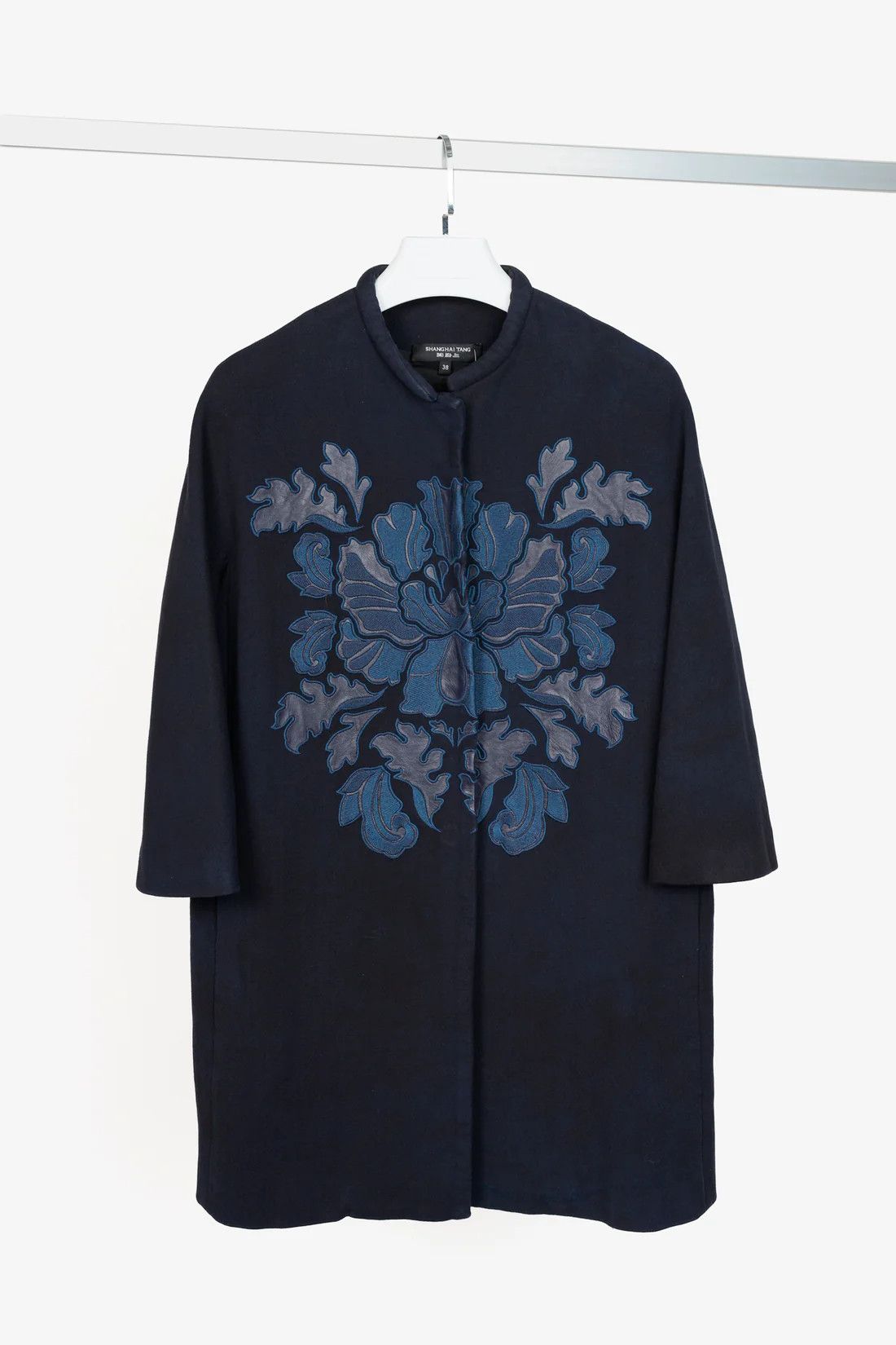 Shanghai Tang Shanghai Tang Navy Embroidered Leather-Applique Coat Size XS / US 0-2 / IT 36-38 - 1 Thumbnail