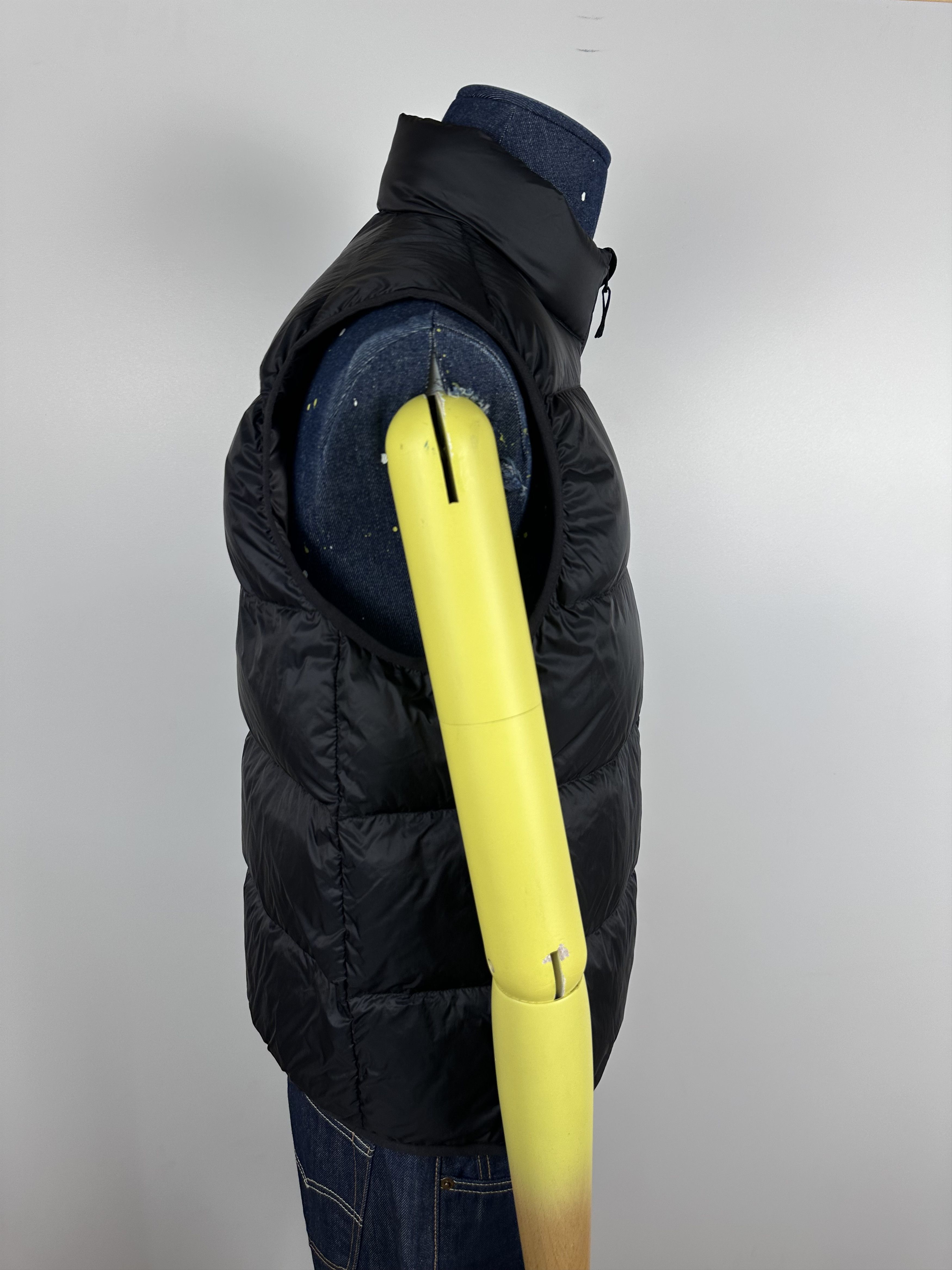 Uniqlo Uniqlo Ultra Light Down Puffer Vest Coat Jacket Black Size L Size US L / EU 52-54 / 3 - 7 Thumbnail