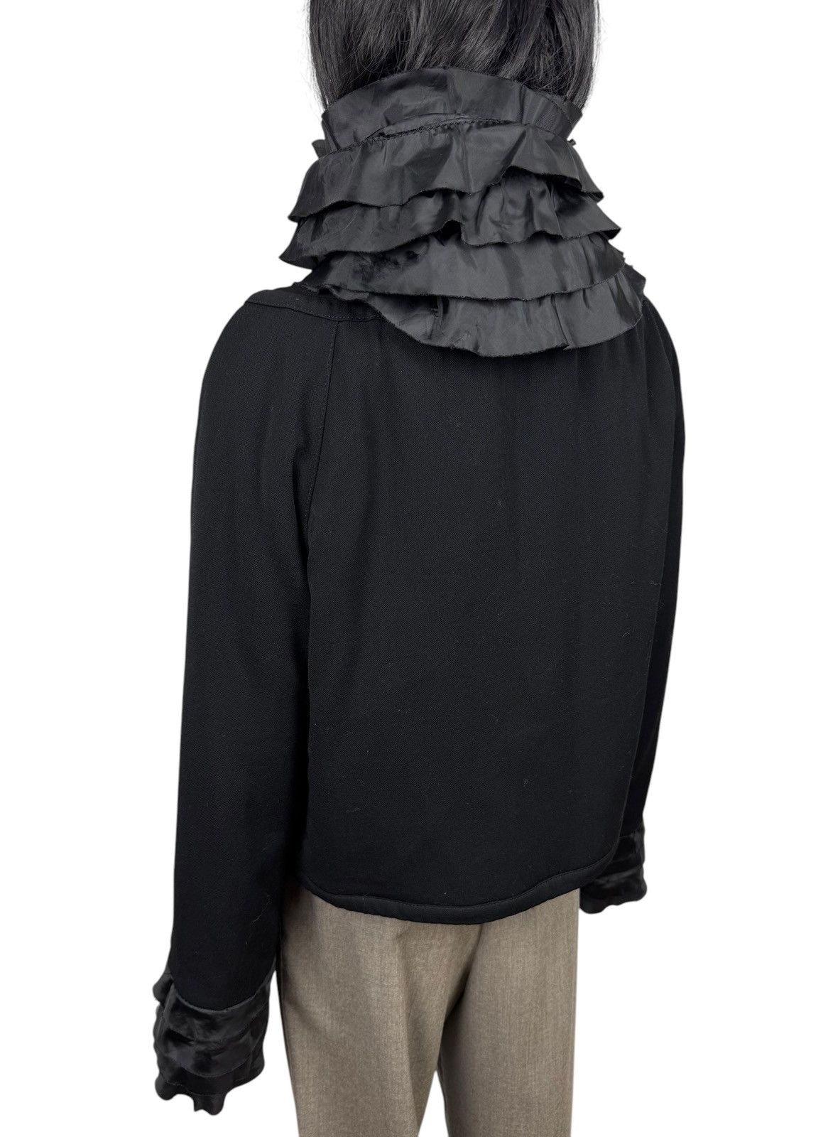 Armani Collezioni Armani Collezioni Wool Zip Jacket Ruffle Trim size IT42 Size M / US 6-8 / IT 42-44 - 6 Thumbnail