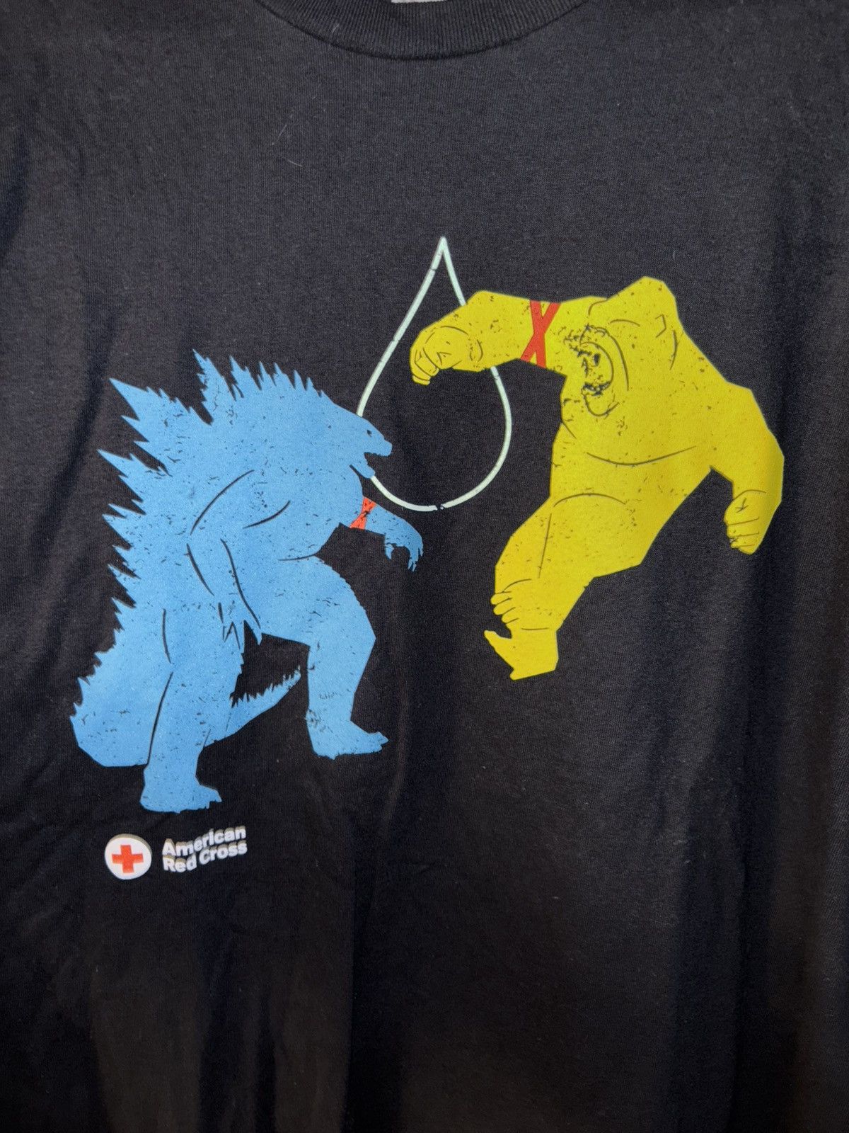 Vintage American Red Cross Godzilla X King Kong Tee Size US XL / EU 56 / 4 - 2 Thumbnail
