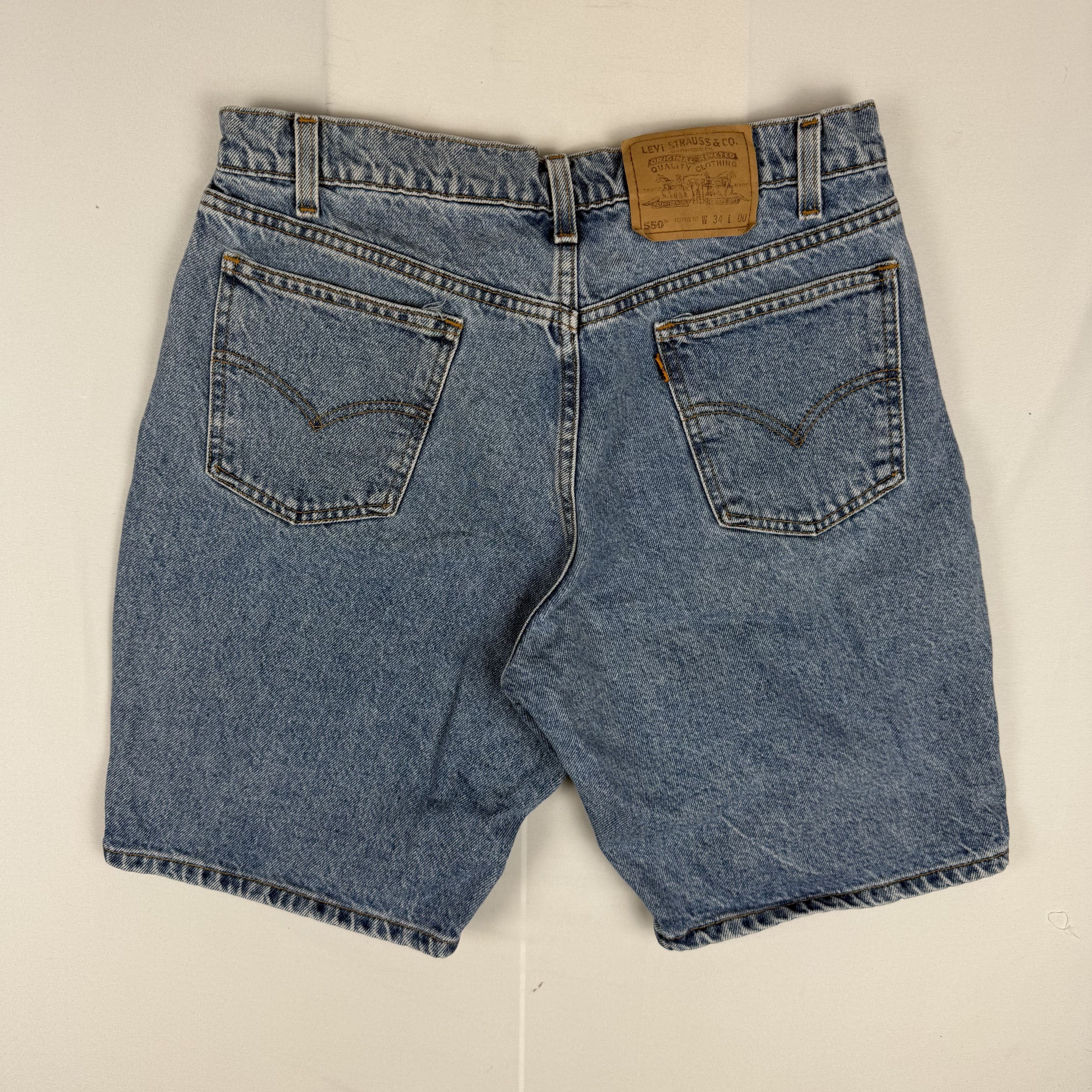 Levi's Vintage Levi's 550 Denim Shorts Medium Wash 34 Size US 34 / EU 50 - 1 Thumbnail