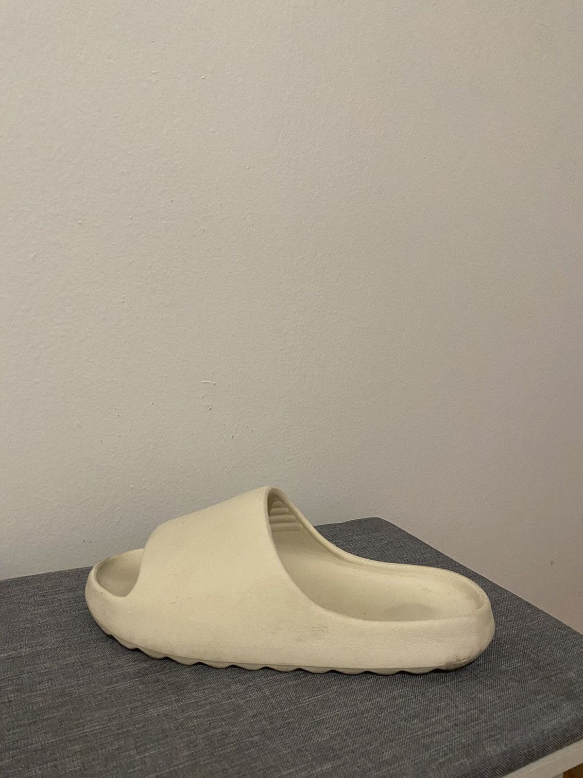 Other Cream Slides Size US 10.5 / EU 43-44 - 1 Thumbnail