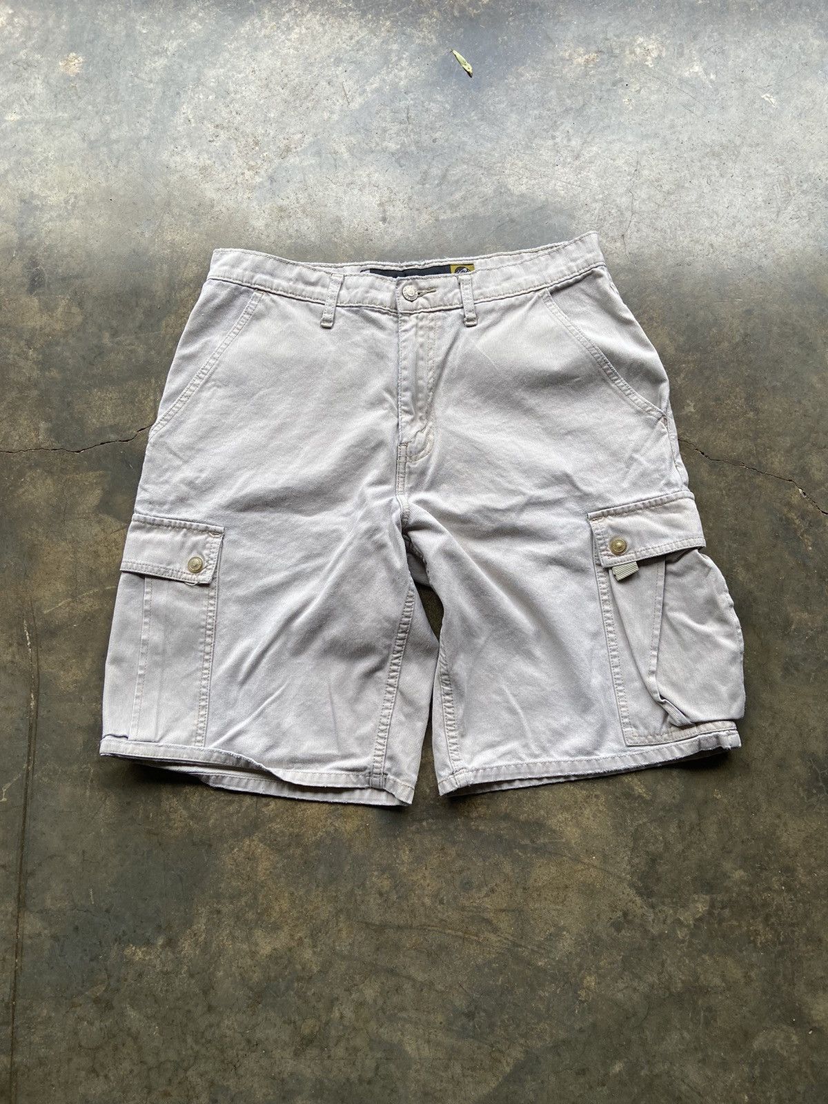 Levi's Crazy Vintage 90’s Levis Silver Tab Khaki Cargo Shorts 34 Size US 34 / EU 50 - 1 Thumbnail