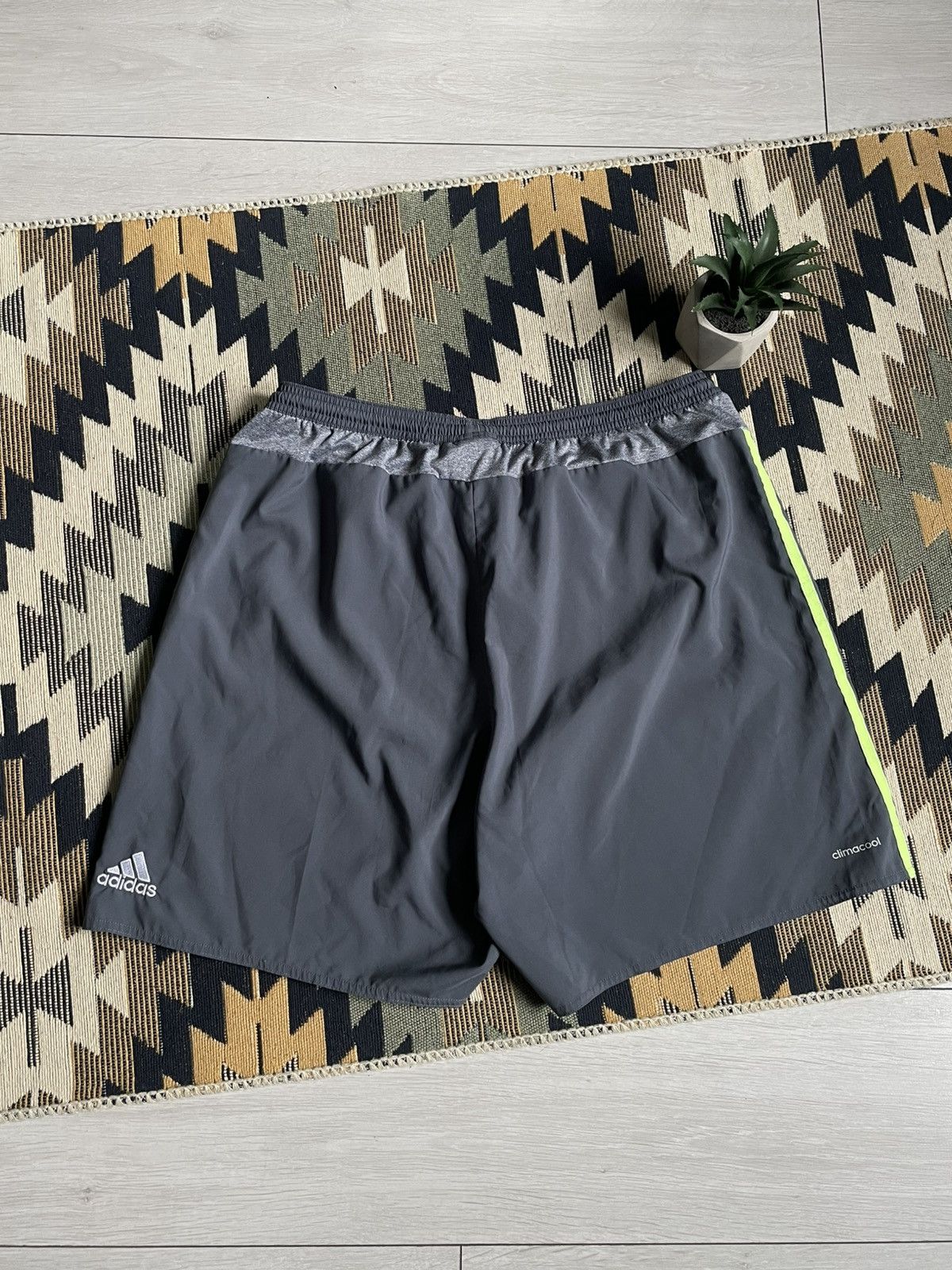 Adidas × Vintage Adidas Real Madrid 2015/16 Blockcore Shorts Size US 36 / EU 52 - 2 Thumbnail