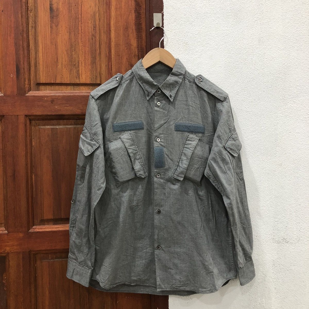 Comme des Garcons Comme des Garcon AD2009 Military Style Longsleeve Shirt Size US S / EU 44-46 / 1 - 1 Thumbnail