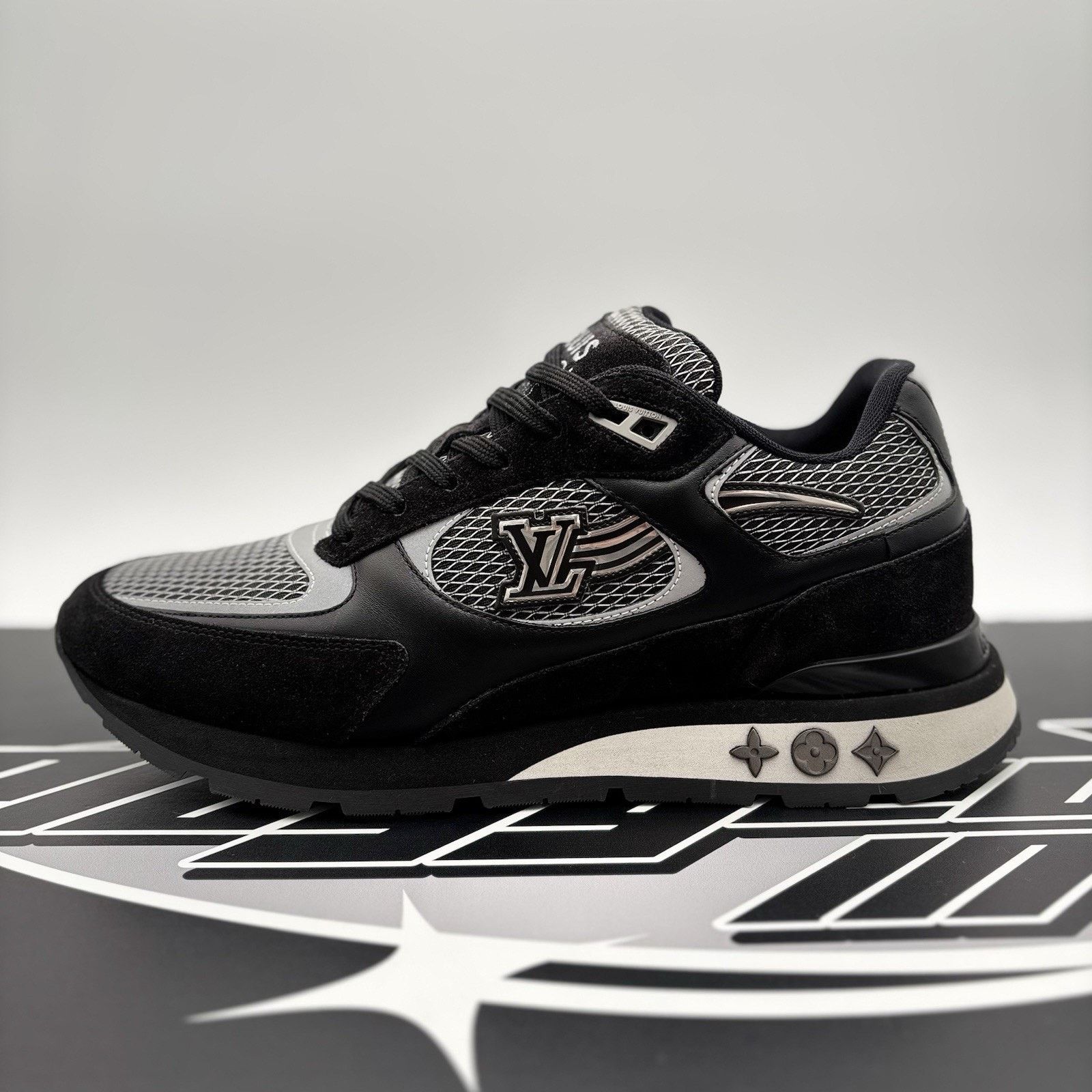 Louis Vuitton (9-9.5 US) Louis Vuitton Run Away Low ' Black ' | EXCELLENT! Size US 9.5 / EU 42-43 - 11 Thumbnail