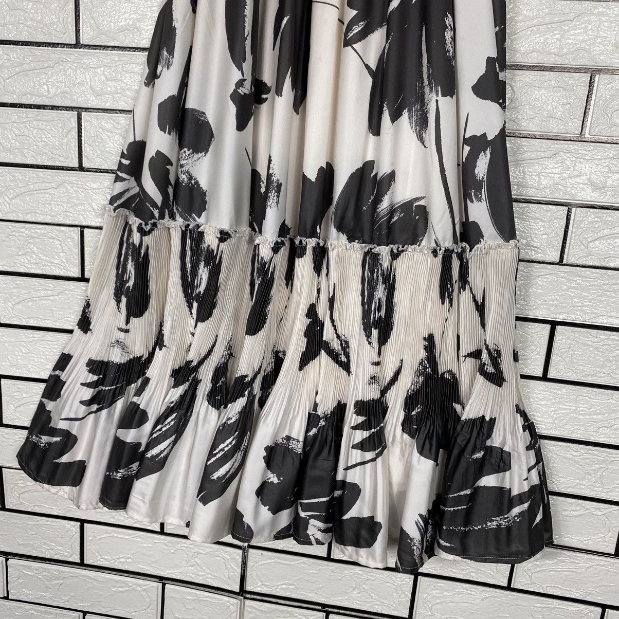 Japanese Brand Long Skirt Full Print Style Manda Japan Issey Miyake Size 26" / US 2 / IT 38 - 17 Thumbnail
