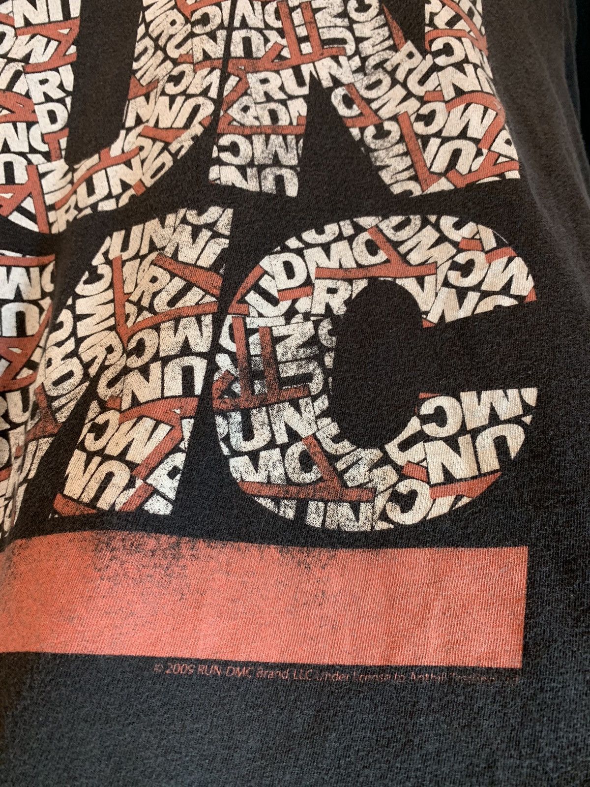 RUN DMC × Rap Tees × Vintage *RARE* Vintage RUN DMC Rap Tee Y2K 2009 Licensed T-Shirt - L Size US L / EU 52-54 / 3 - 5 Thumbnail