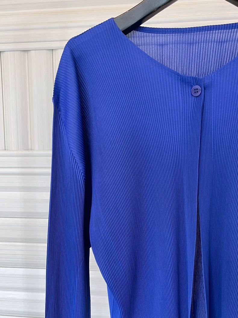 Issey Miyake issey miyake size:3 A blue cardigan with a button Size S / US 4 / IT 40 - 2 Thumbnail