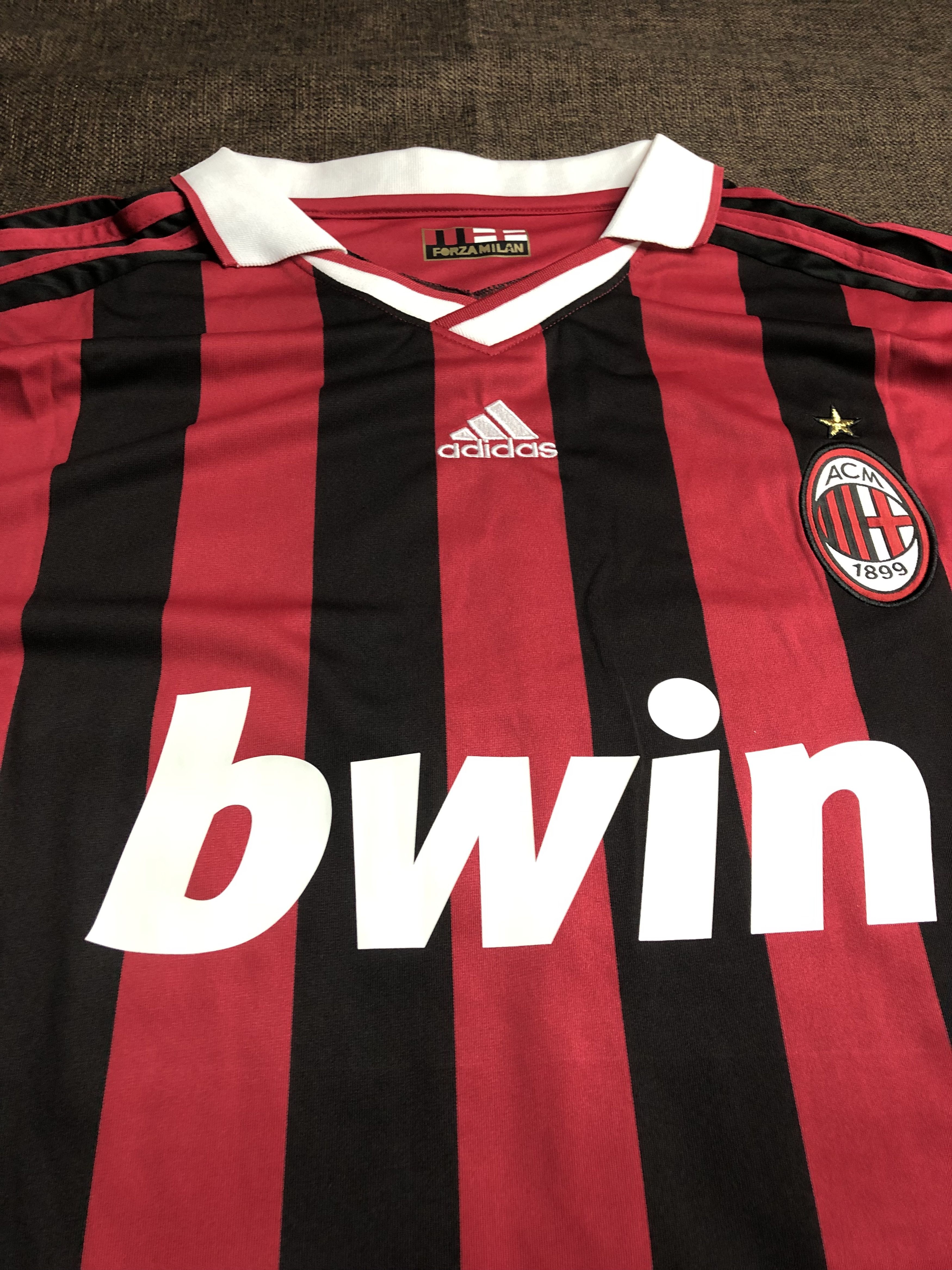 Vintage 10/11 AC Milan | Ronaldinho | Retro Home Jersey Size US XL / EU 56 / 4 - 3 Thumbnail