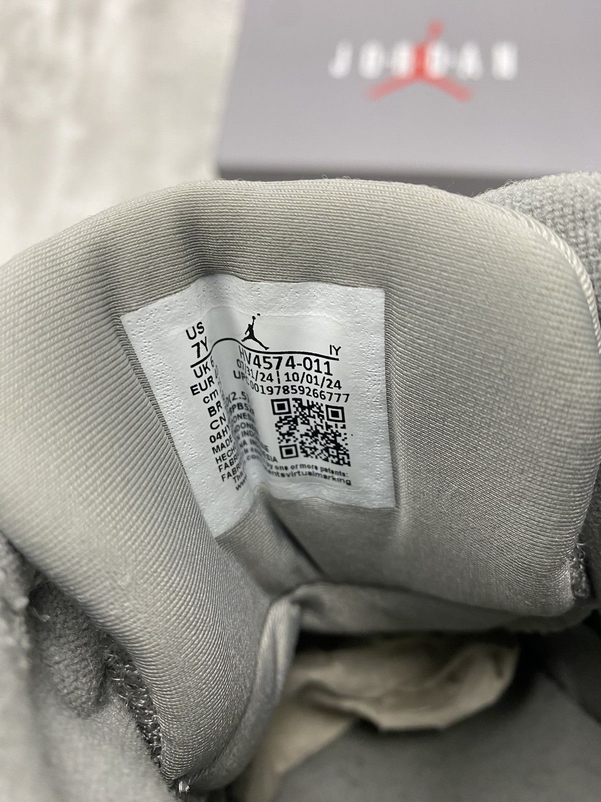 Jordan Brand Size 7Y - Jordan 9 Retro “Cool Grey” 2025 Size US 7 / EU 40 - 5 Thumbnail