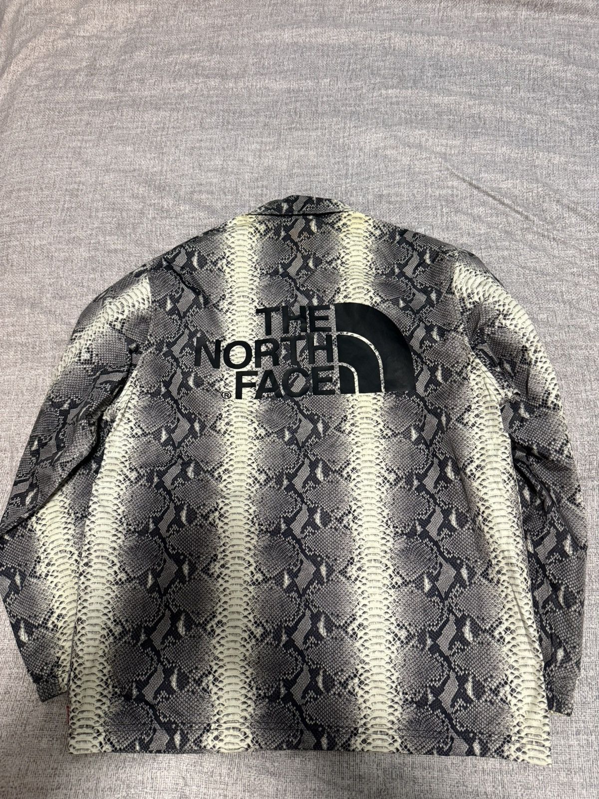 Supreme × The North Face Supreme tnf the north face snakeskin taped seam coach Jacket Size US M / EU 48-50 / 2 - 2 Thumbnail