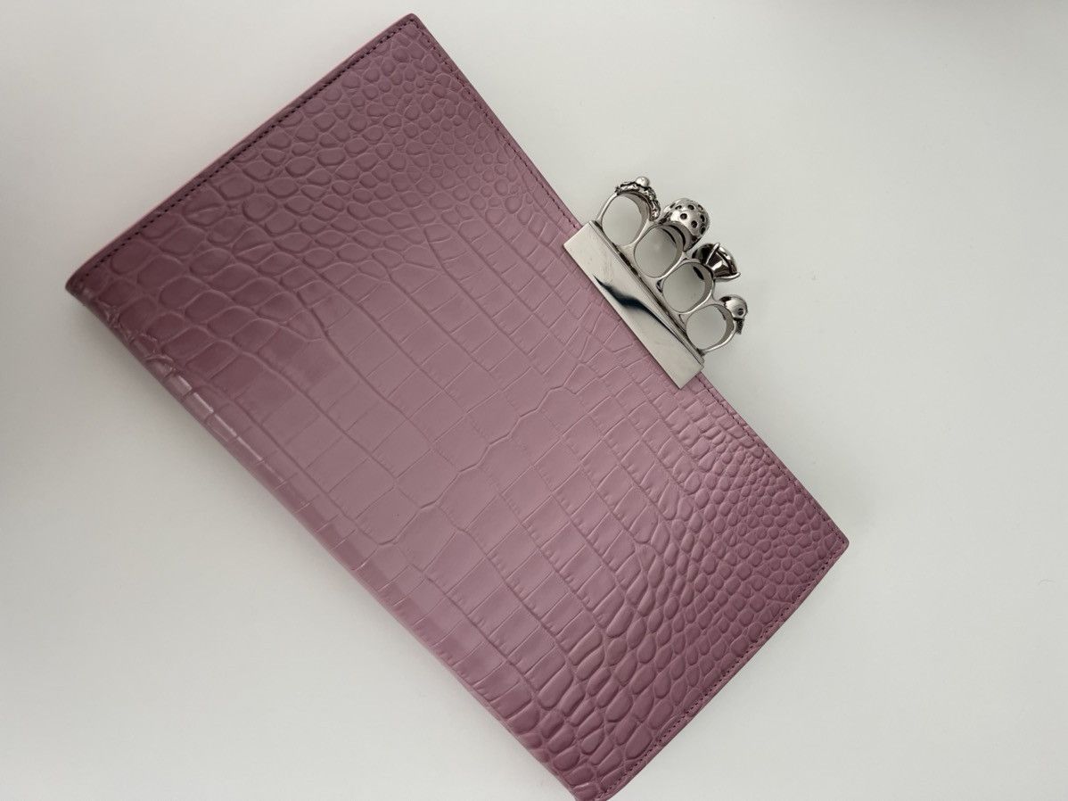 Alexander McQueen 🔥$2K VALUE🔥Croc Pink Four-ring Skull Flat Clutch Size ONE SIZE - 2 Thumbnail