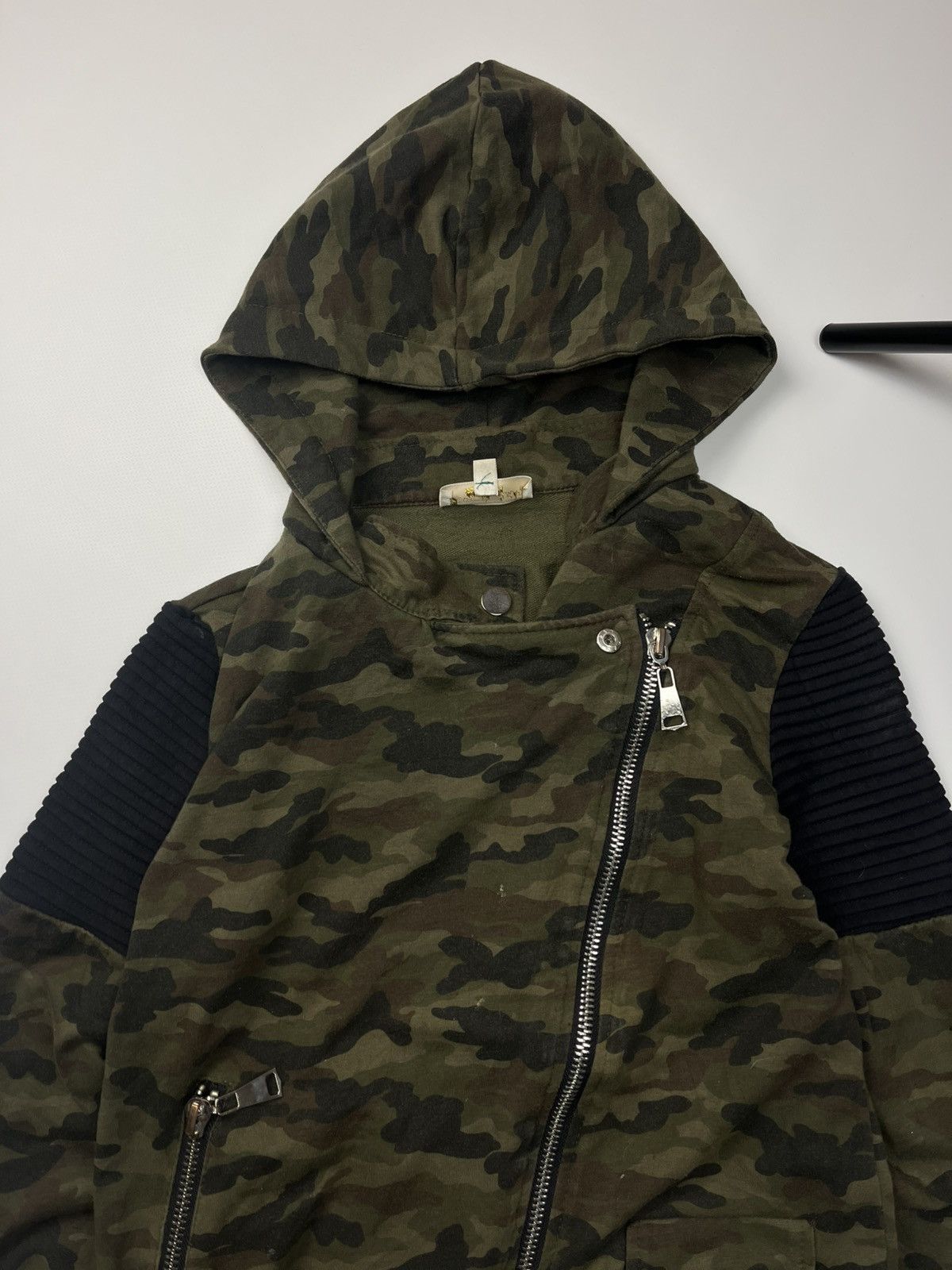 If Six Was Nine Vintage Asymmetrical LGB If Six Was Nine Camo Hoodie Size US S / EU 44-46 / 1 - 7 Thumbnail