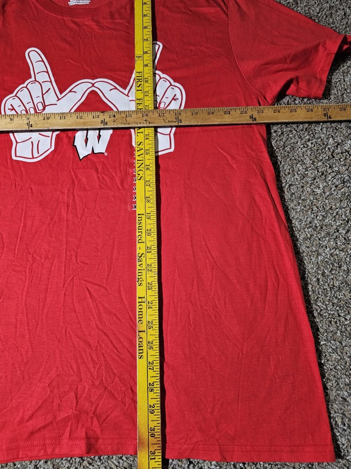 Designer Fanatics Wisconsin Badgers Finger W Red Tshirt XL Size ONE SIZE - 4 Thumbnail