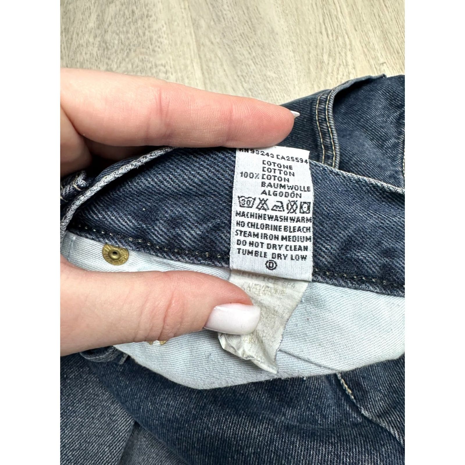 Diesel Diesel Jeans Main Selling Point Diesel Jeans Mens Denim Pants 32 Blue 34 Inseam Vintage Made in Italy 1980s 32 Mens Size US 32 / EU 48 - 6 Thumbnail