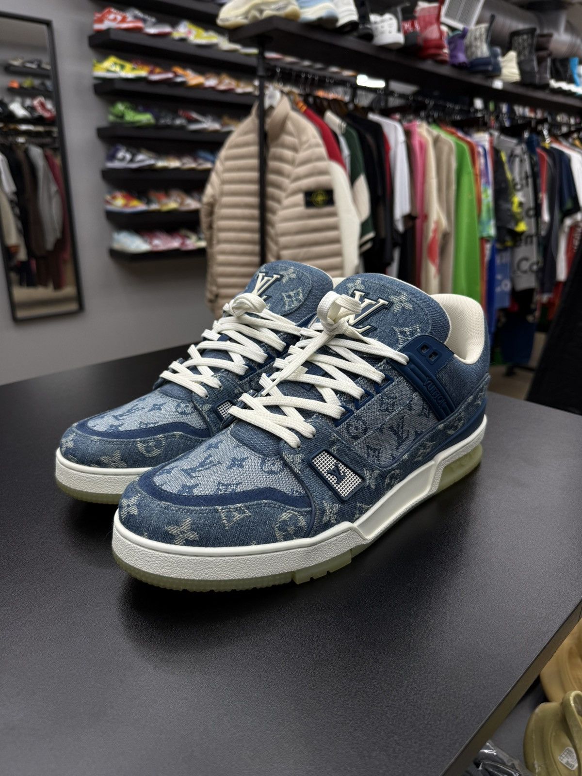 Louis Vuitton Louis Vuitton Trainer Denim Monogram size 10LV / 11 US Size US 11 / EU 44 - 9 Thumbnail