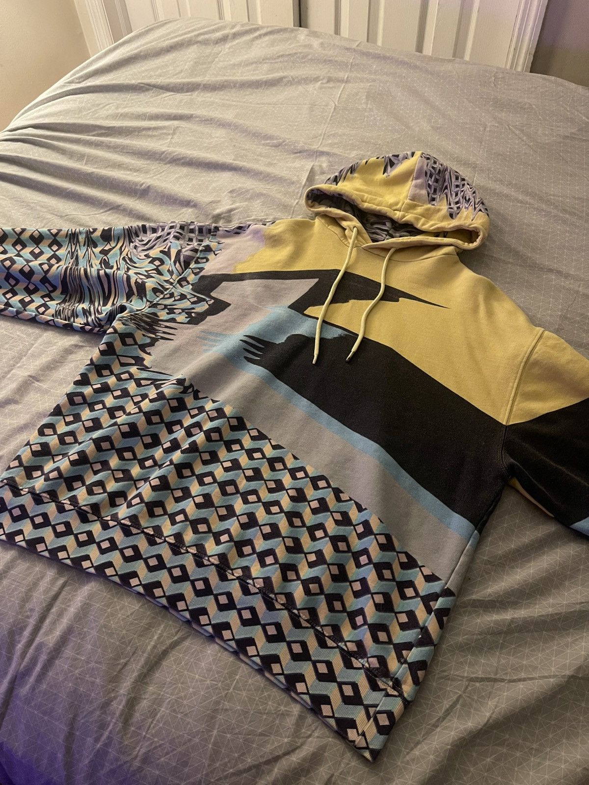 Dries Van Noten Dries Van Noten Oversize Sweatshirt Size Small Yellow Multi Size US S / EU 44-46 / 1 - 1 Thumbnail