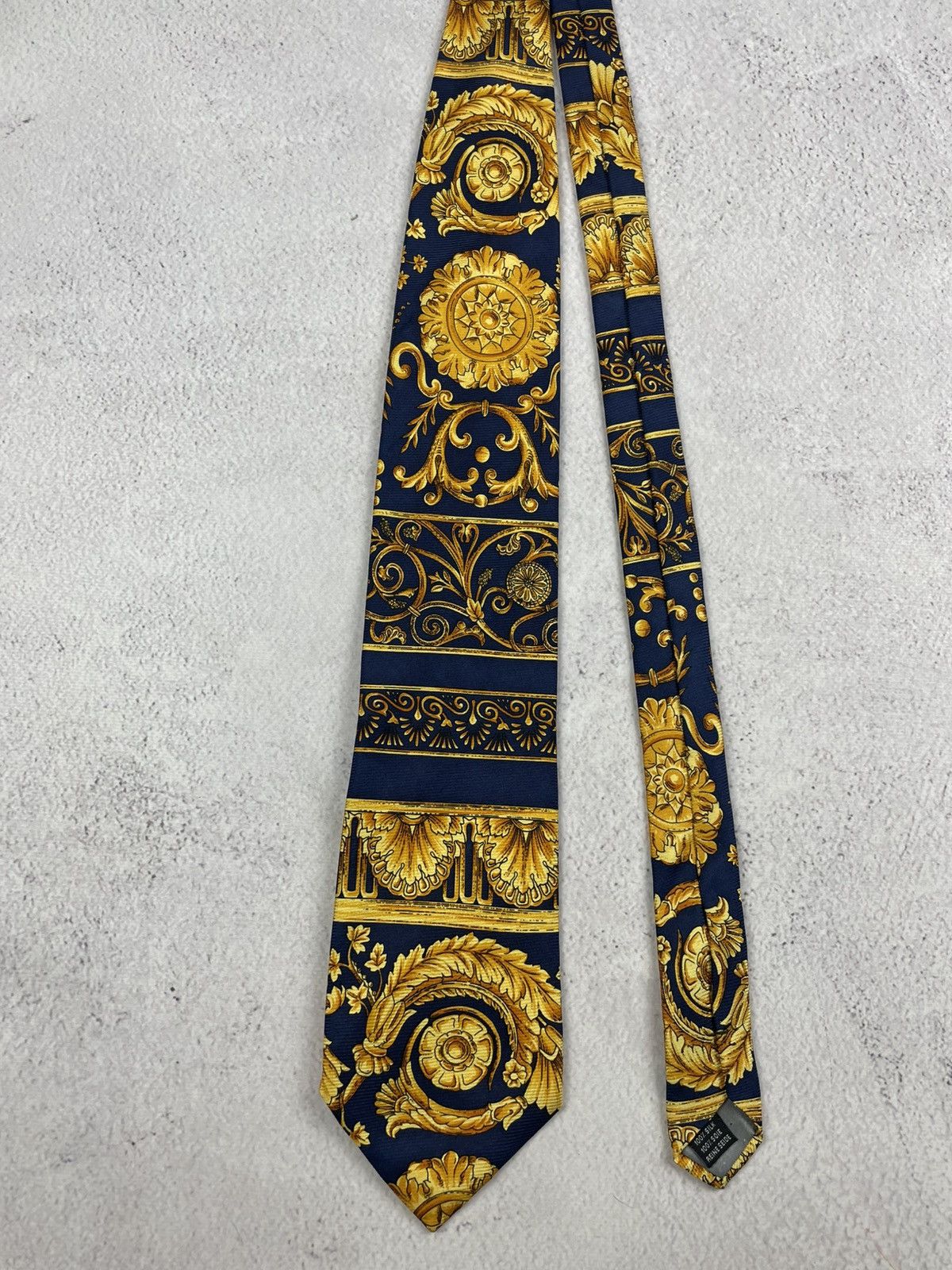 Versace Gianni Versace Vintage Silk Tie Baroque Pattern Navy Gold Size ONE SIZE - 5 Thumbnail