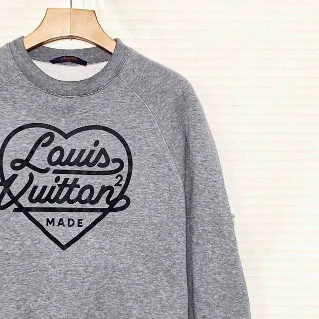 Louis Vuitton Louis Vuitton SS22 Love Love Logo Print Comfortable Pullov Size US M / EU 48-50 / 2 - 3 Thumbnail