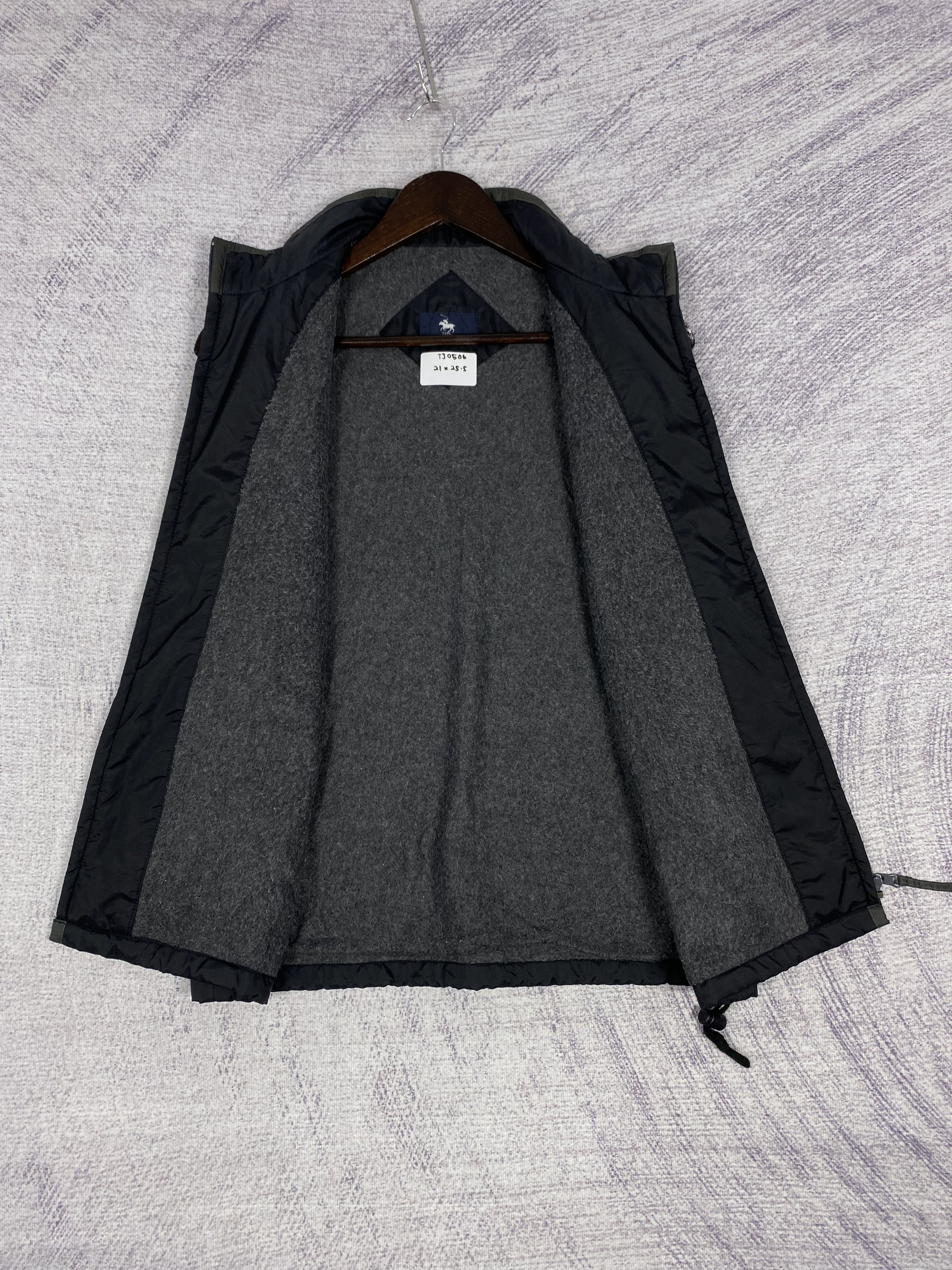Japanese Brand Vintage Cambridge Univ Polo Club Nylon Zip Up Vest Size US L / EU 52-54 / 3 - 5 Thumbnail