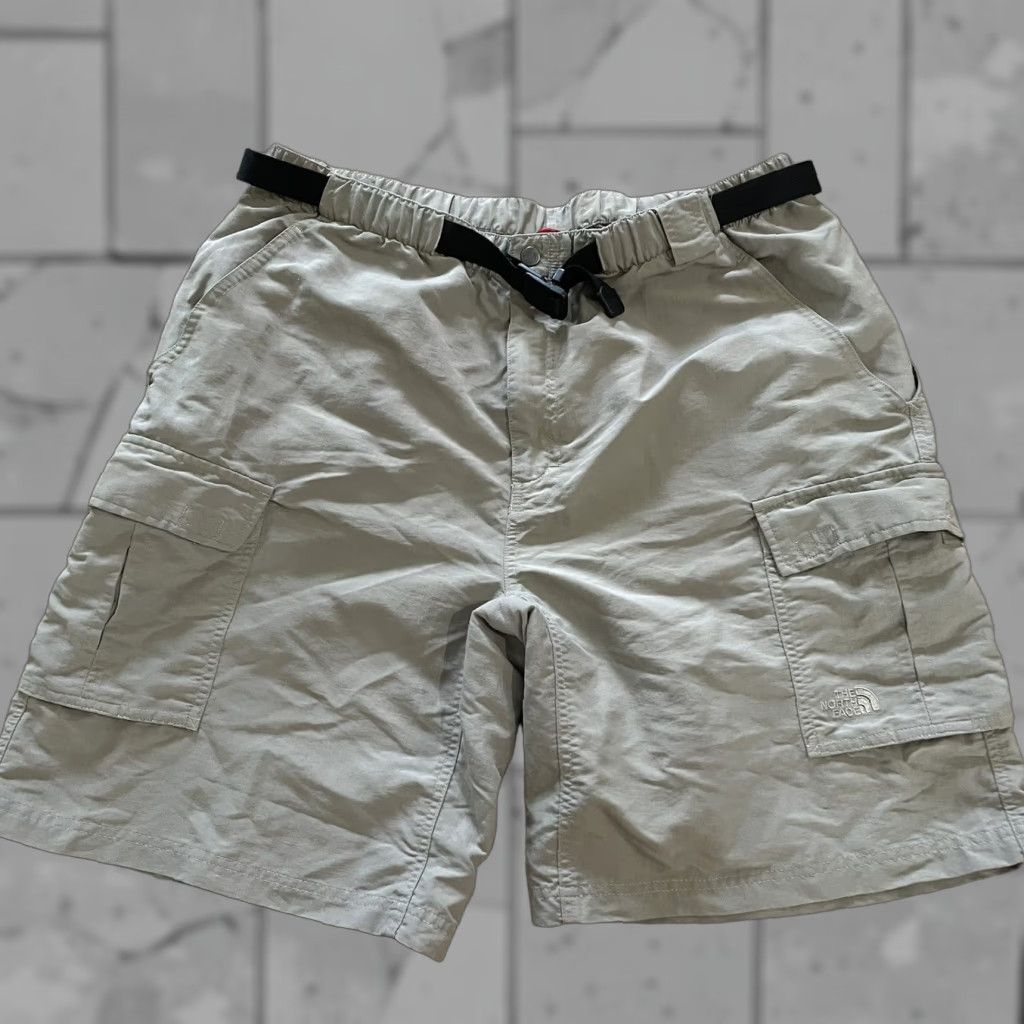The North Face VINTAGE The North Face Athletic gray hiking cargo shorts Mens XL Size US 36 / EU 52 - 1 Thumbnail