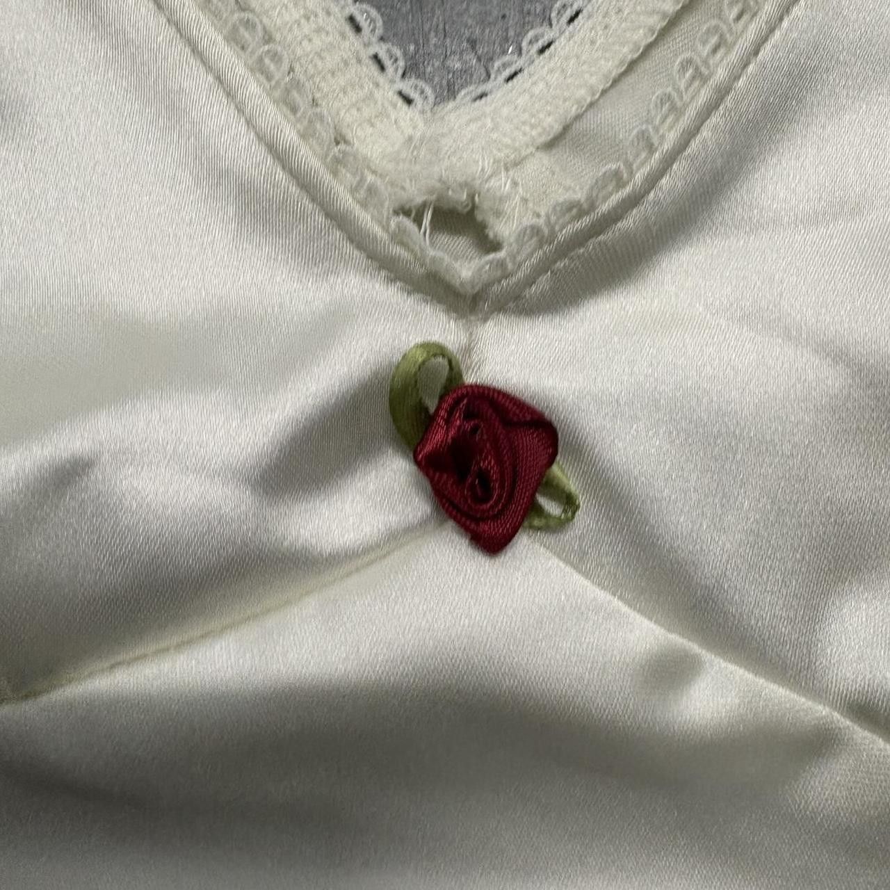 Vintage Crazy Cute White Top with red rose Detailing! Size S / US 4 / IT 40 - 2 Thumbnail