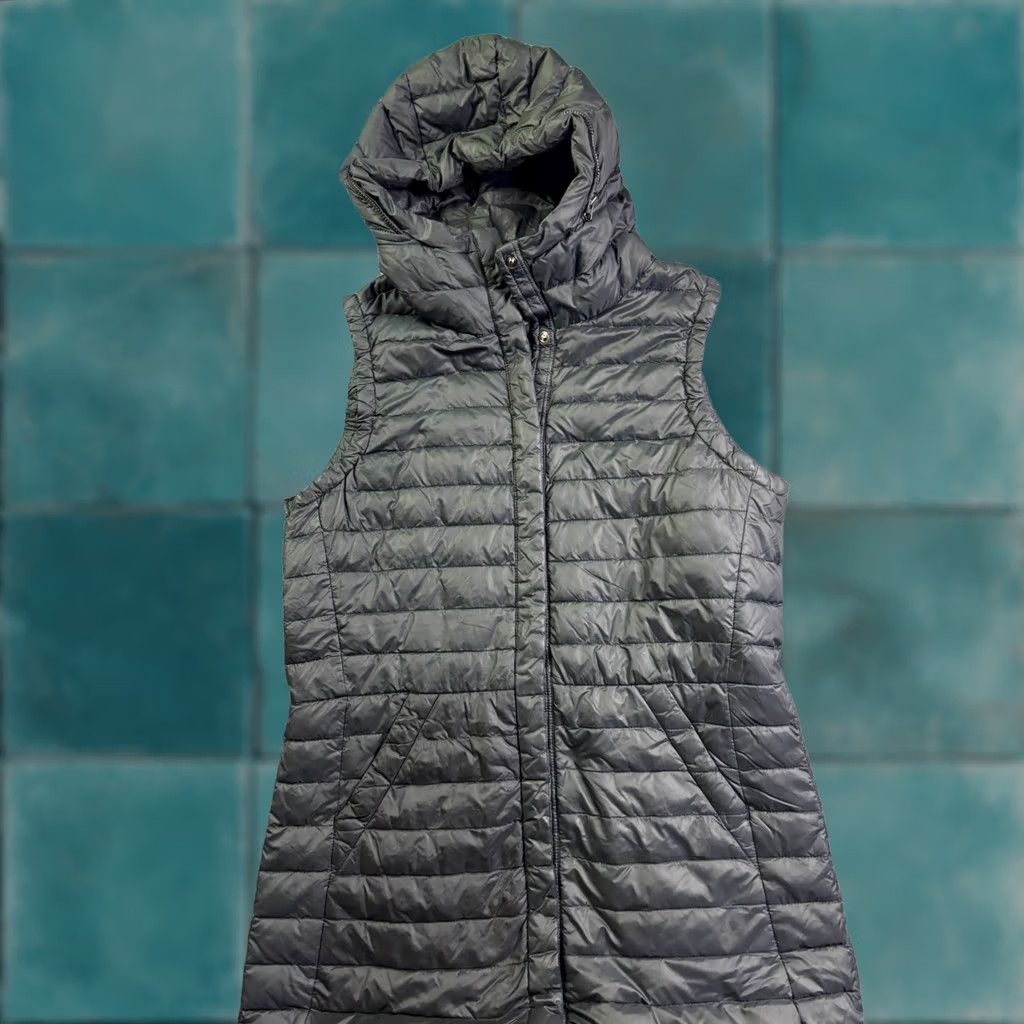 Mountain Hardwear VINTAGE Mountain Hardwear Puffer Vest Womens Medium Black Q Shield 650 Down Hooded Long Size M / US 6-8 / IT 42-44 - 1 Thumbnail