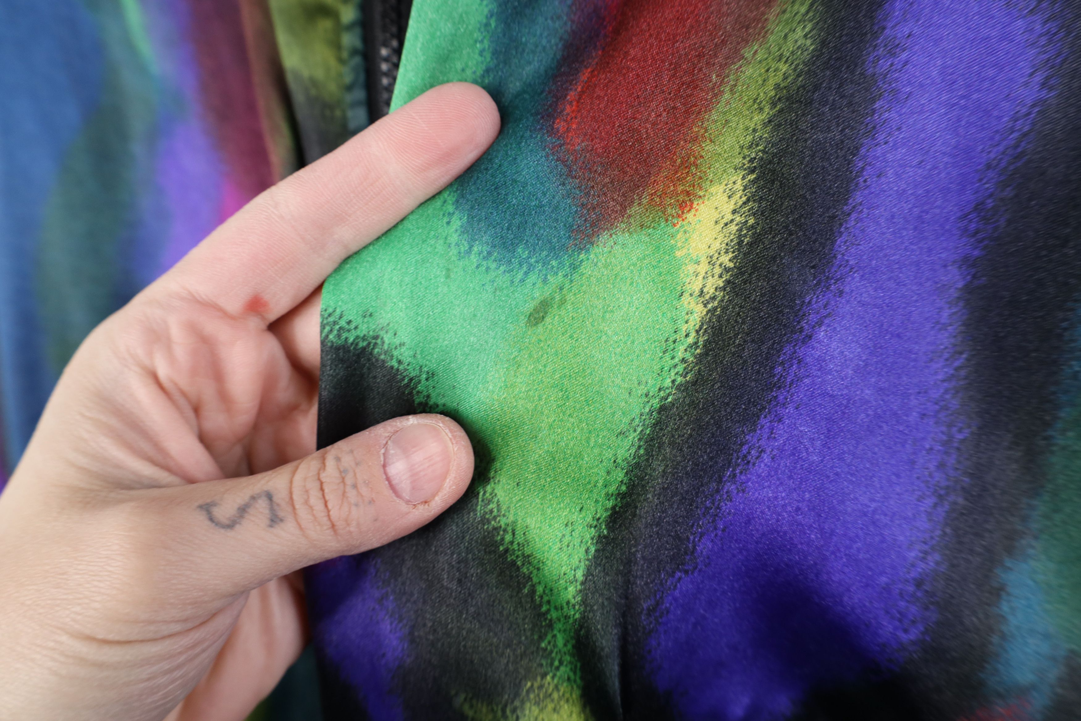 Vintage Vintage 90s Streetwear Silky Rainbow Full Zip Bomber Jacket Size XXL / US 16-18 / IT 52-54 - 7 Thumbnail