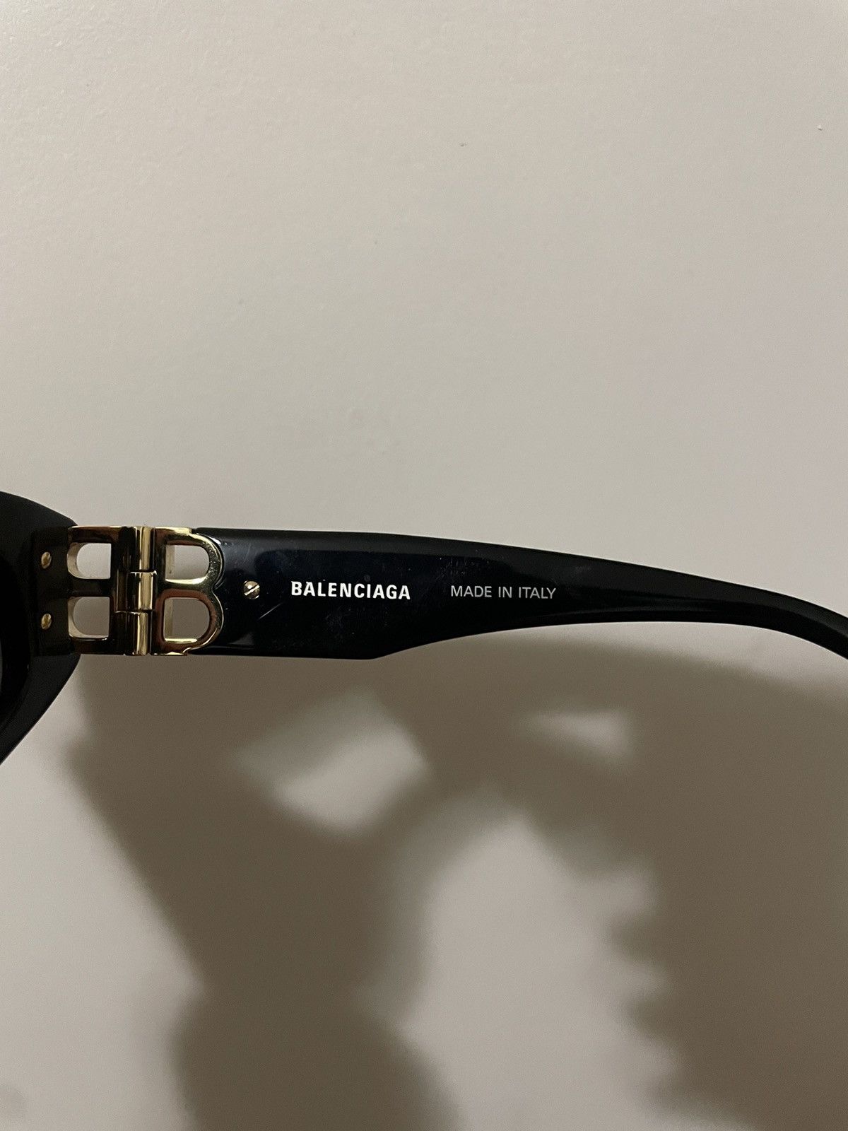 Black Oval Sunglasses