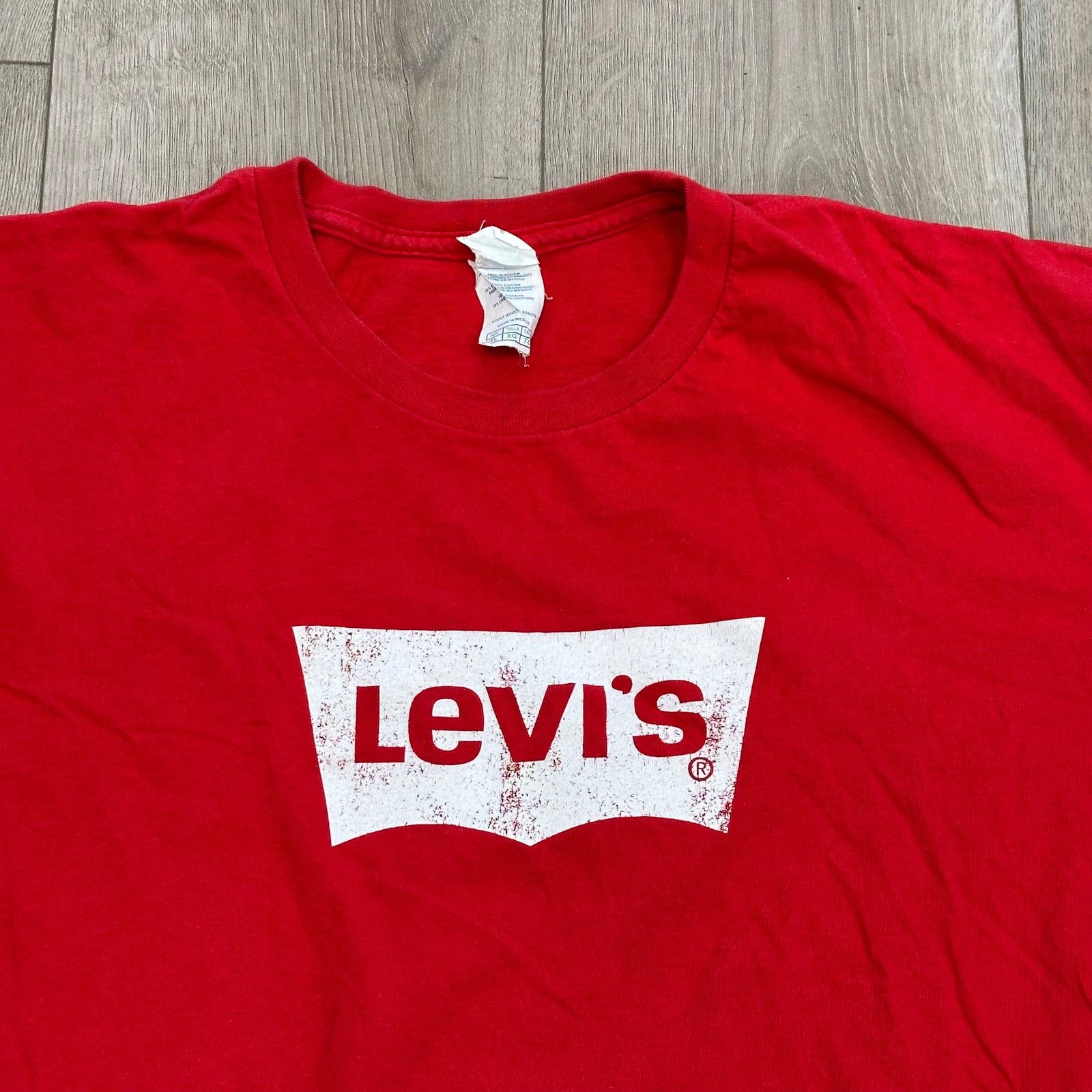 Levi's Levi's Logo Classic T Shirt Tee Red White size XL B18 Size US XL / EU 56 / 4 - 5 Thumbnail