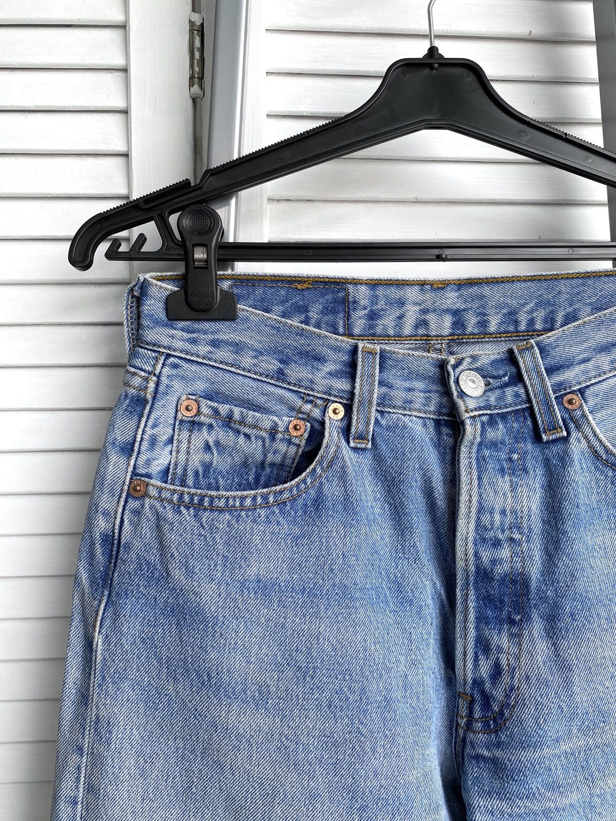Levi's Vintage Levis 501 Light Wash Blue Denim Slim Jeans Pants USA Size US 29 - 7 Thumbnail