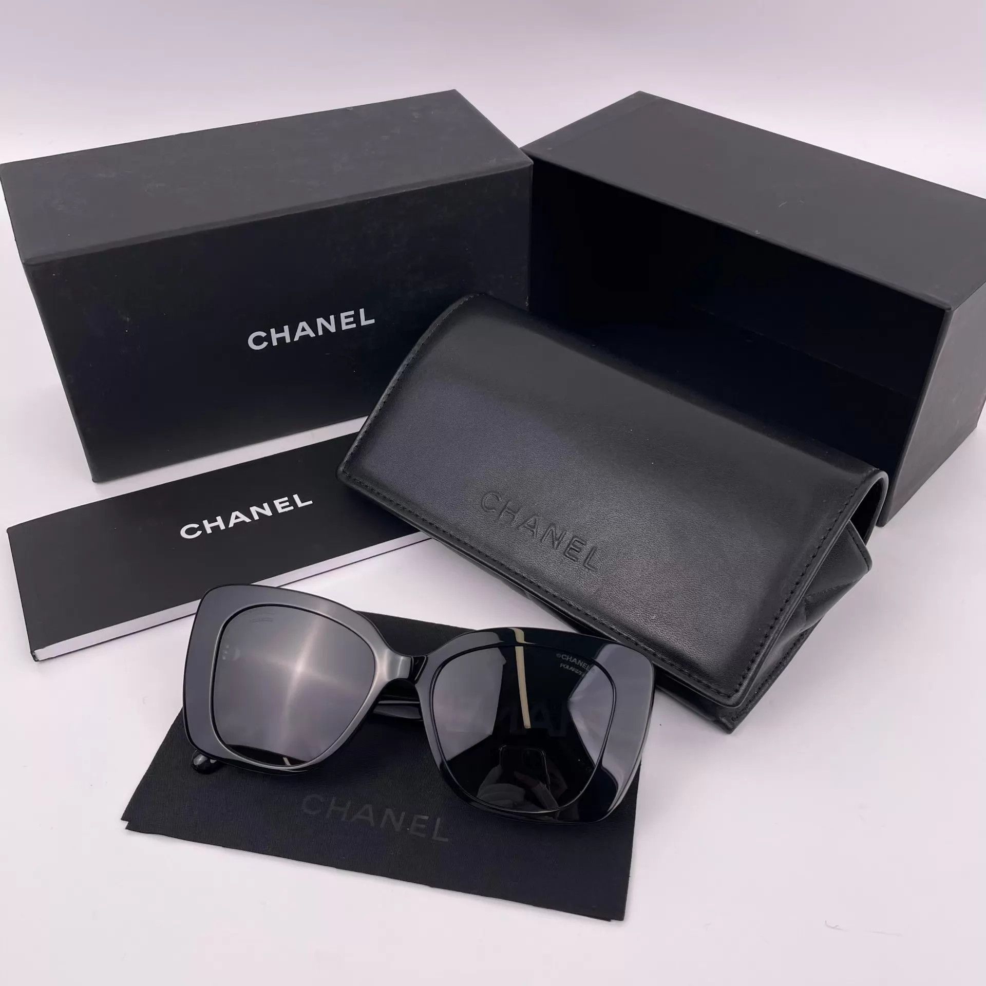Chanel Chanel Black Resin Sunglasses Size ONE SIZE - 1 Thumbnail