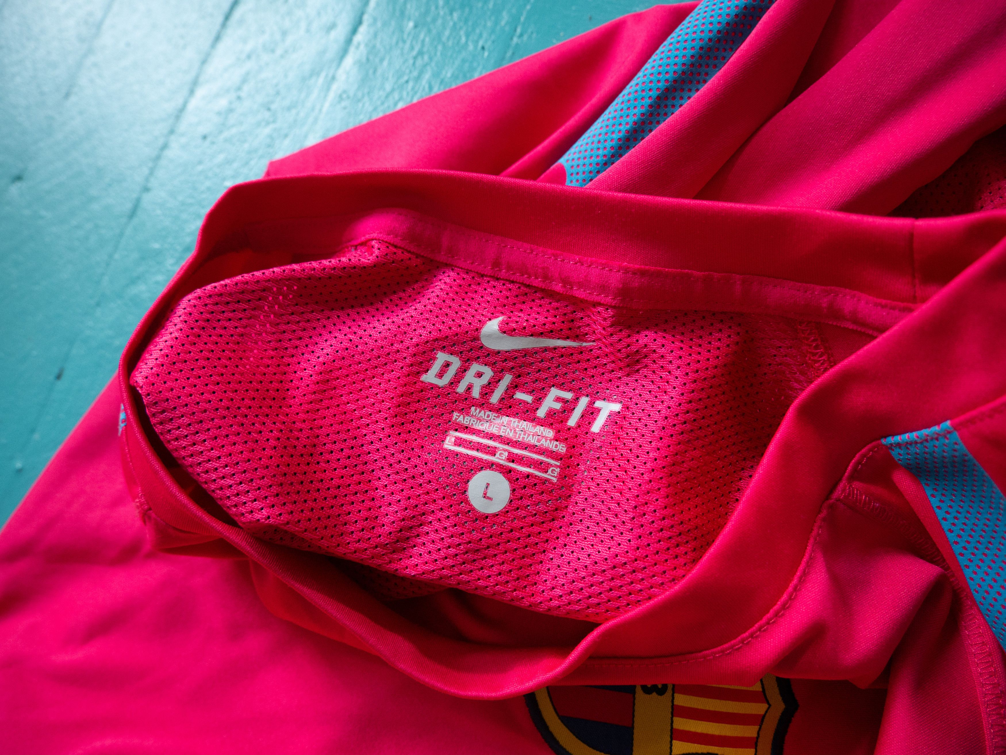 Nike Vintage Nike x Barcelona Rare Training Soccer Jersey 10-11 L Size US L / EU 52-54 / 3 - 7 Thumbnail