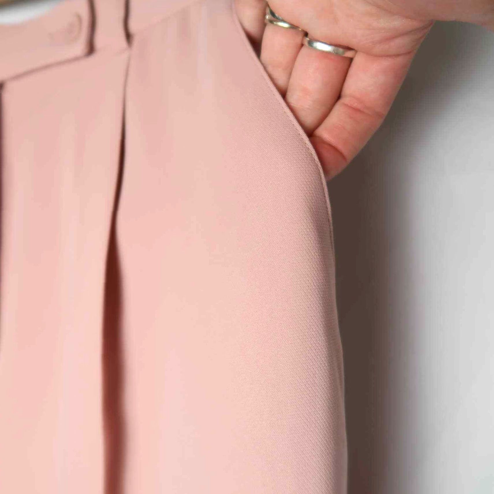 Vintage VINTAGE 90s light pink high rise pleat front trouser pants Style&co. 6 Petite Polyester Women’s Pants Size 28" / US 6 / IT 42 - 3 Thumbnail