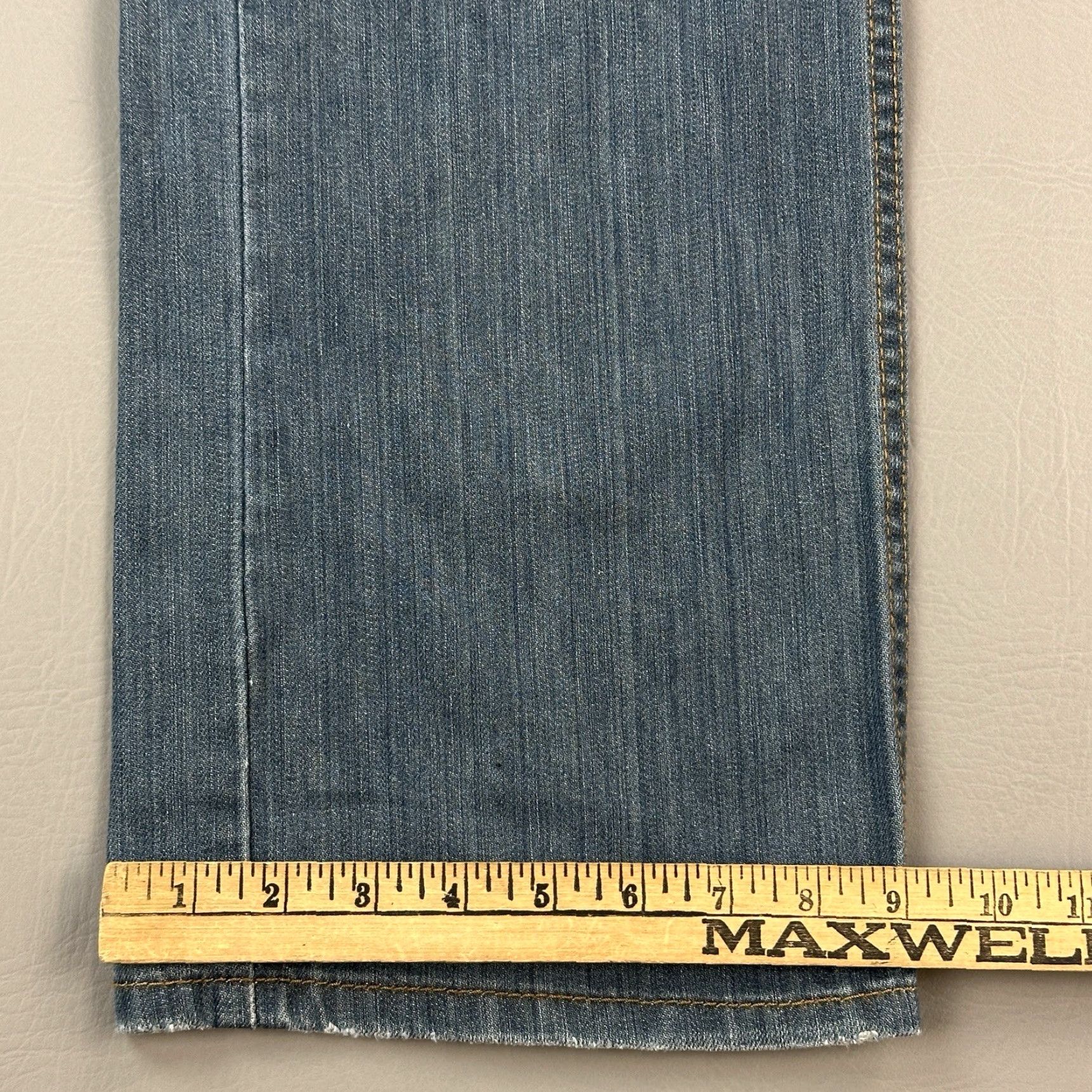 Levi's VINTAGE Levi's 559 Jeans Mens 36x31 Blue Denim Relaxed Straight 90s Y2K USA Solid Pattern Size US 36 / EU 52 - 4 Thumbnail
