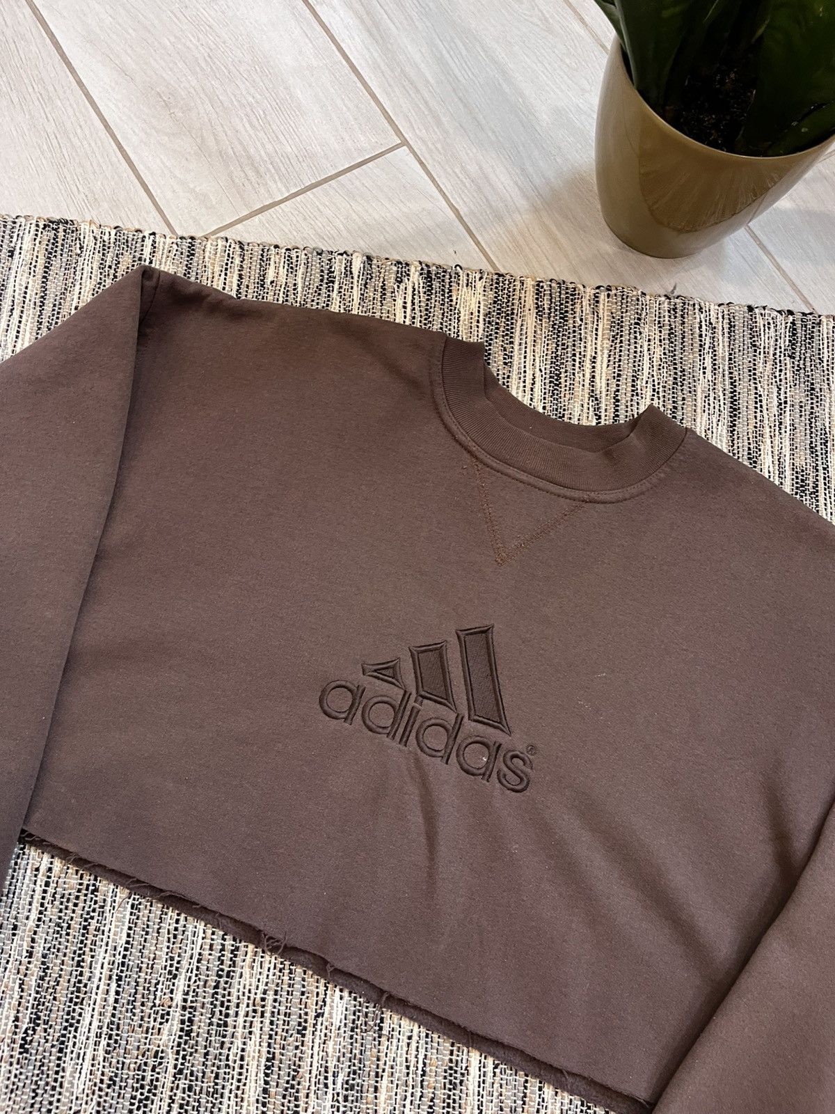 Adidas × Vintage Vintage Adidas Crop Sweatshirt Brown Fleece Logo Fiji made Size M / US 6-8 / IT 42-44 - 4 Thumbnail