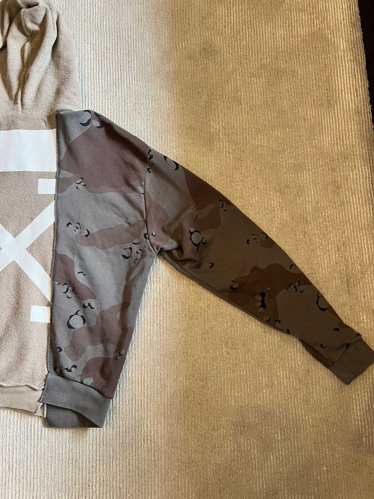 Off-White Off White Reconstructed Arrow Logo Camo Hoodie - Size L Size US L / EU 52-54 / 3 - 6 Thumbnail