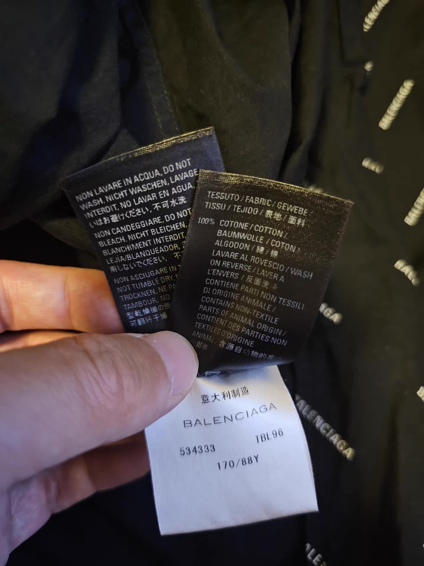 Balenciaga Balenciaga All-Logo Oversized Shirt. Q4 Size US L / EU 52-54 / 3 - 6 Thumbnail